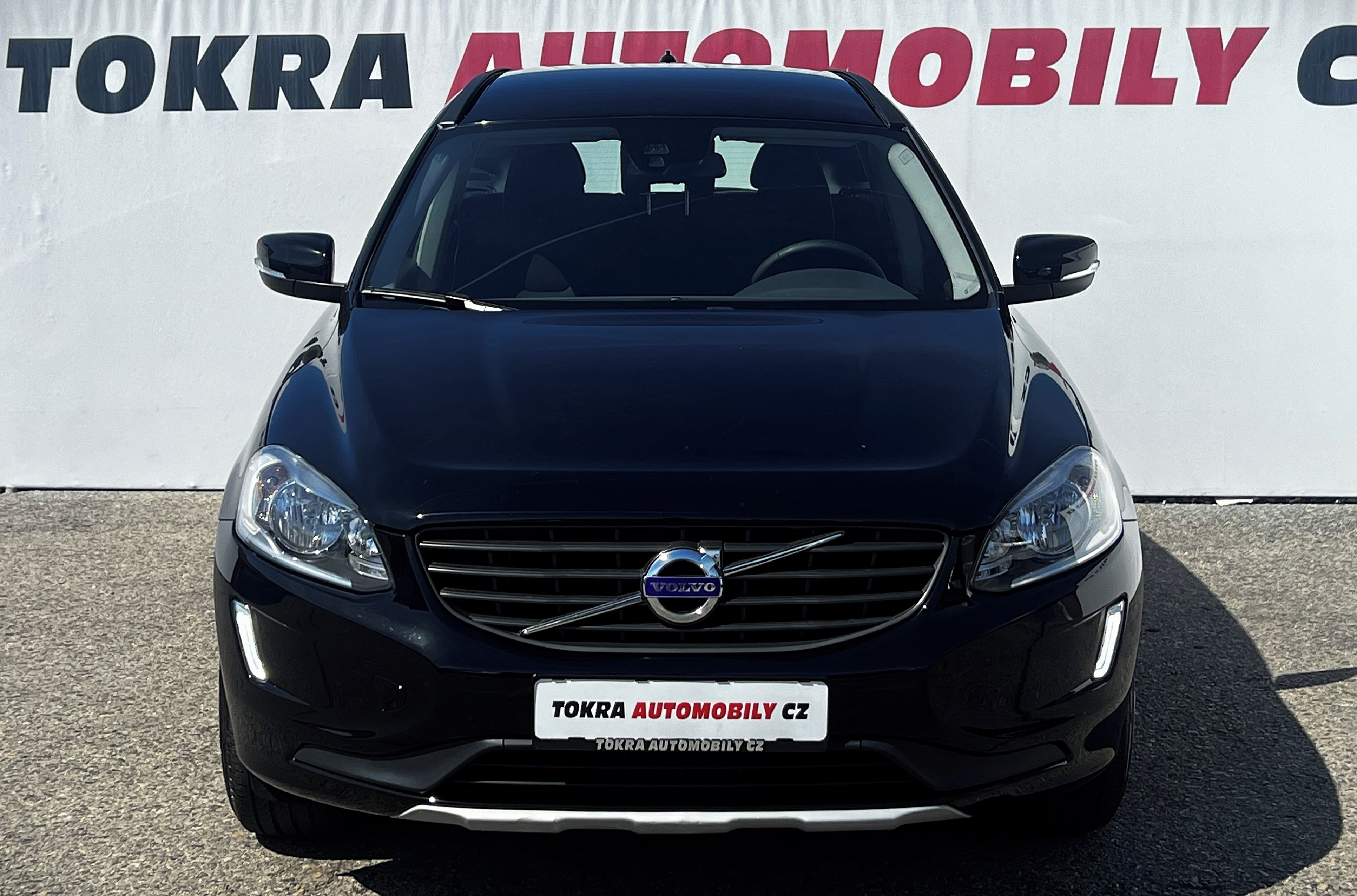 Volvo XC60, 2.0d D3 A/T Momentum Navigace - fotka 2
