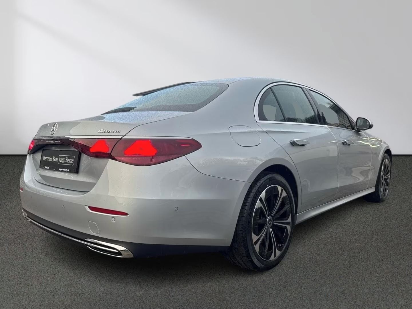 Mercedes-Benz Třídy E, 300de4M Avantgarde*Distro*360° - fotka 4