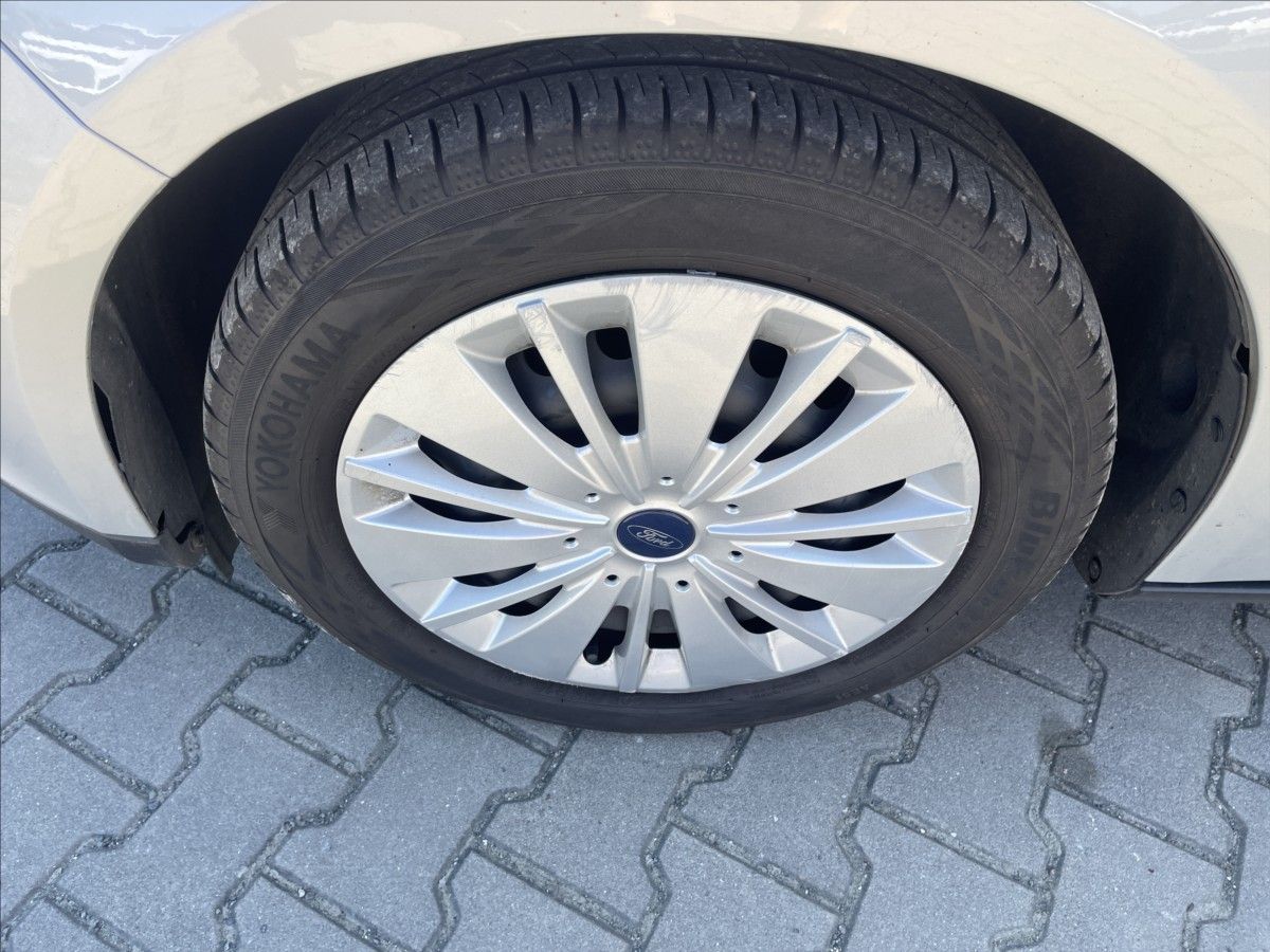 Ford Focus, 1,5 TDCi KLIMA NAVI NOVÁ STK - fotka 6