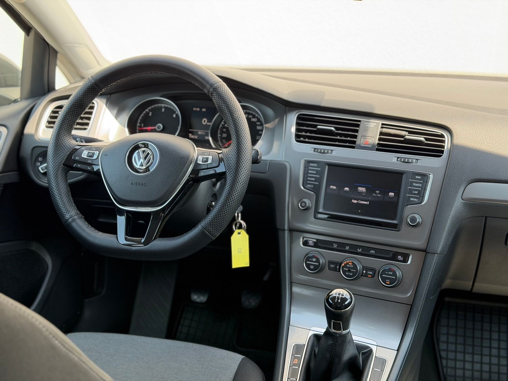Volkswagen Golf, 1.6TDi 77kW TRENDLINE - fotka 5
