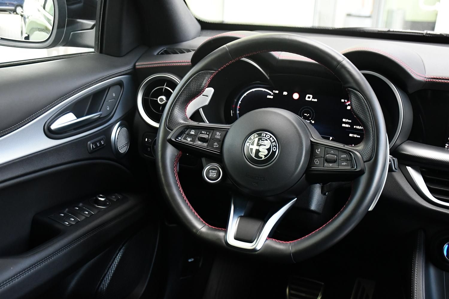 Alfa Romeo Stelvio, 2.2 JTDm Competizione Q4 - fotka 6