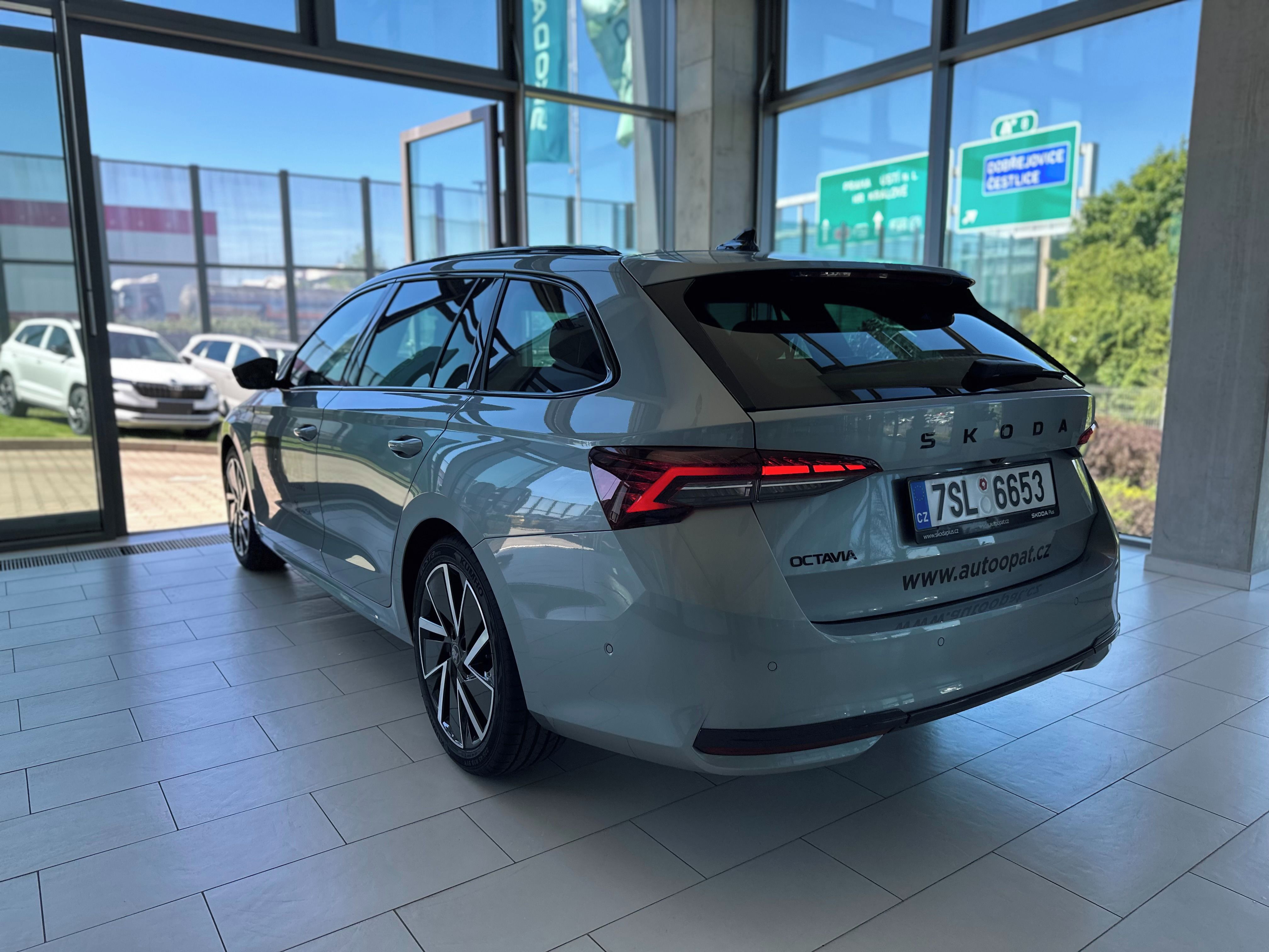 Škoda Octavia, Sportline 2,0 TDI 110 kW - fotka 5