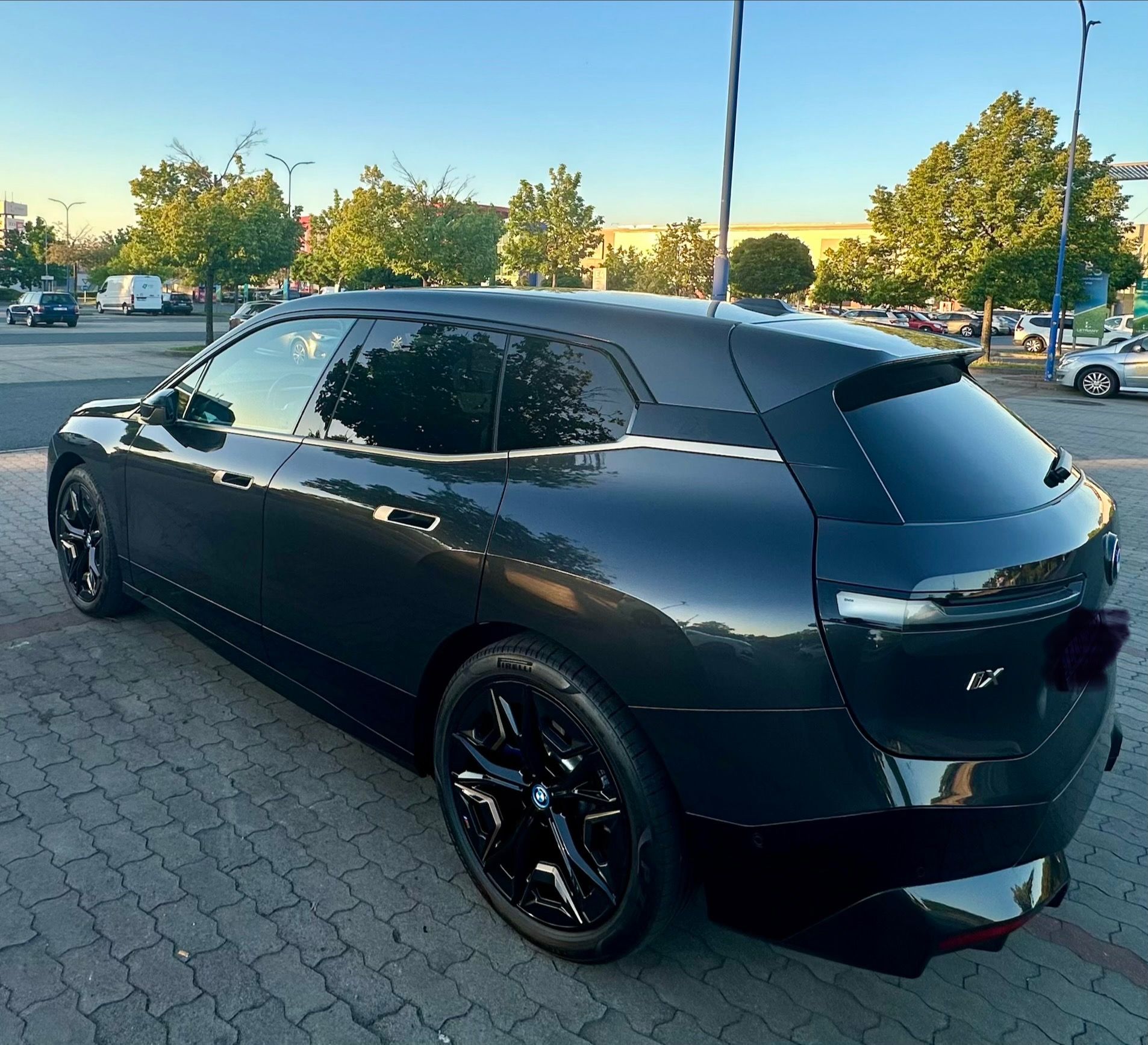 BMW iX - fotka 3