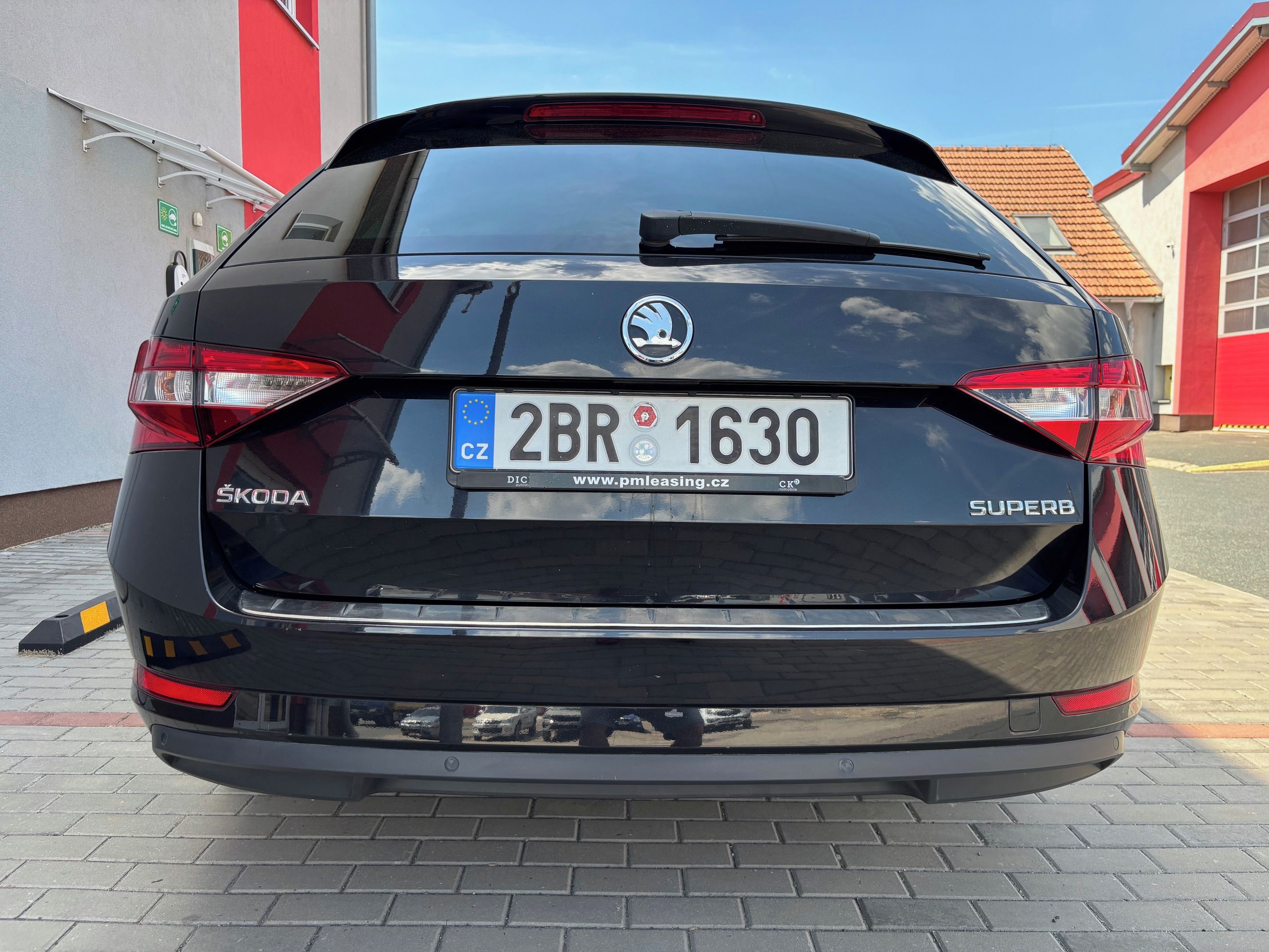 Škoda Superb, 2,0TDi STYLE,vyservisované - fotka 4
