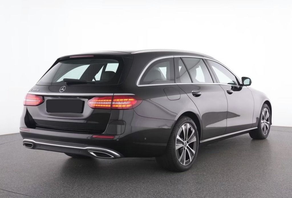 Mercedes-Benz Třídy E, E 300 de T Avantgarde+MBUXHigh - fotka 2