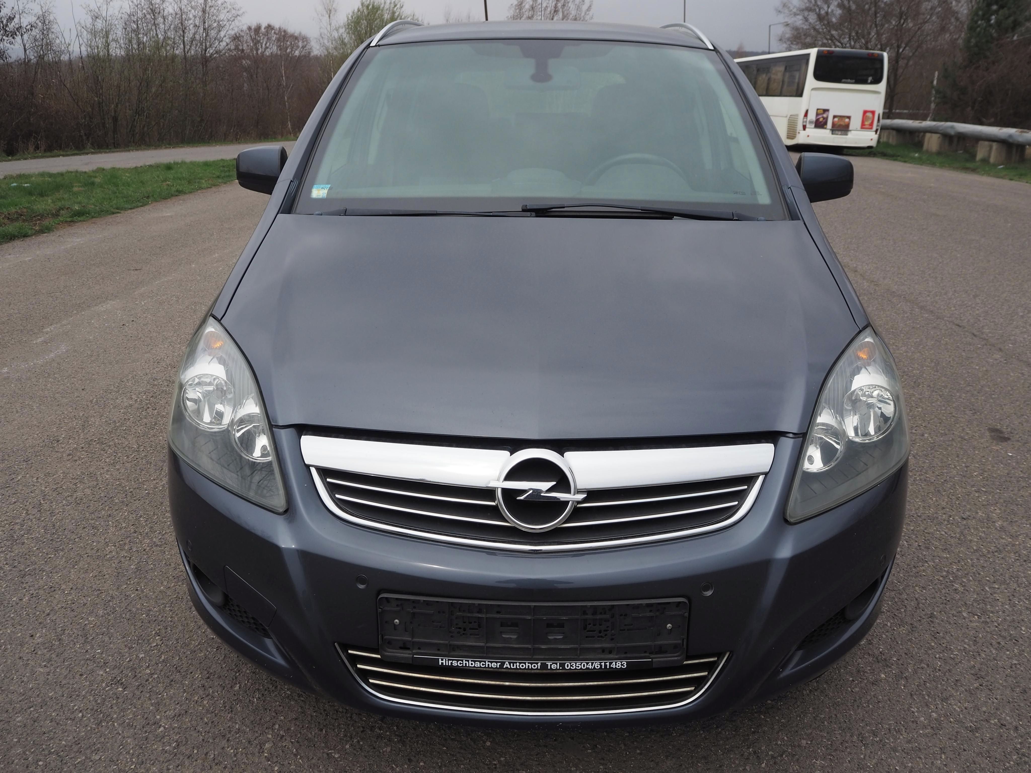 Opel Zafira, 1.6 ECOflex KLIMA, 7 míst - fotka 2