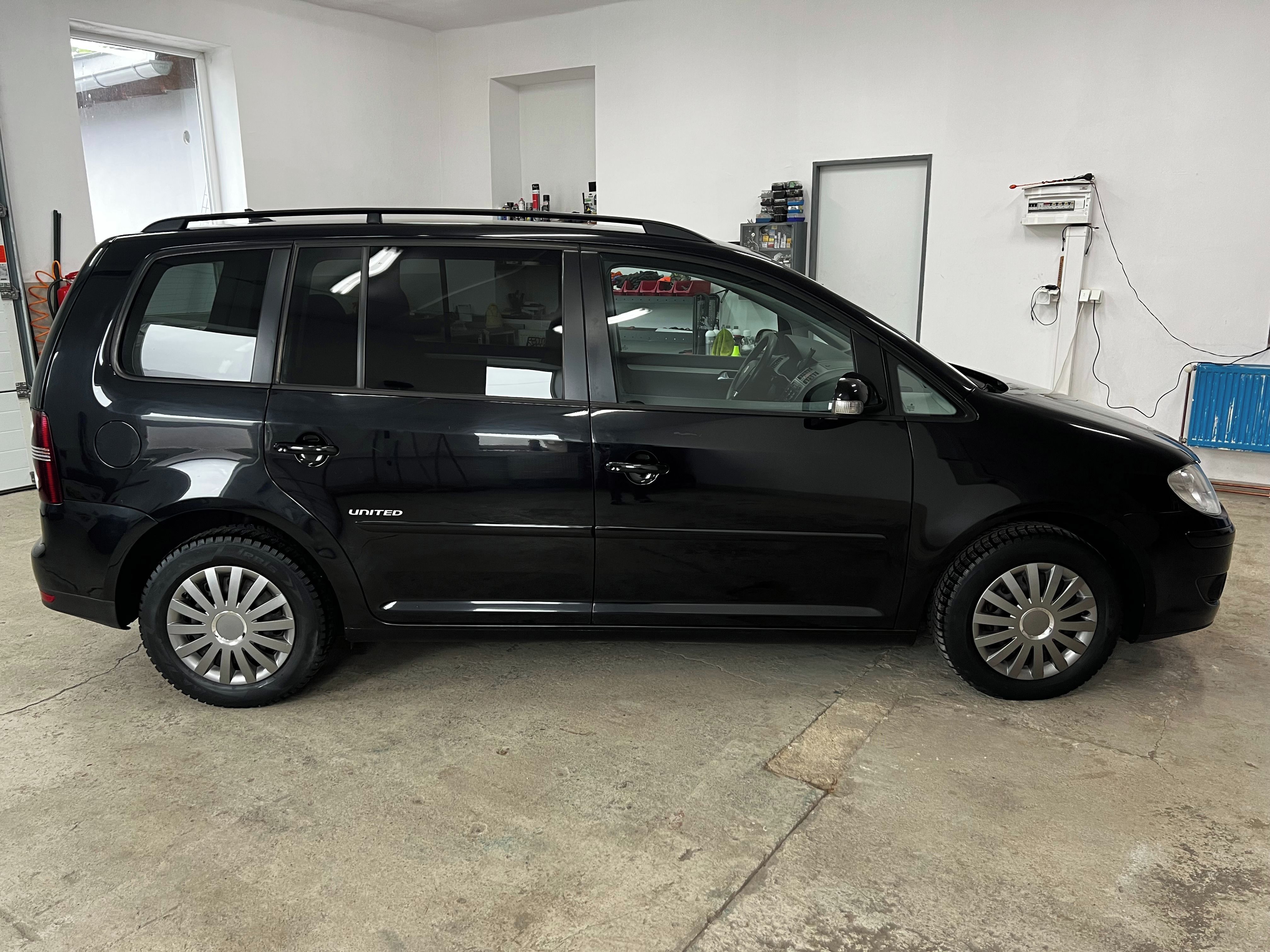 Volkswagen Touran, 2.0 TDi 103KW VYHŘ.SEDADLA - fotka 4