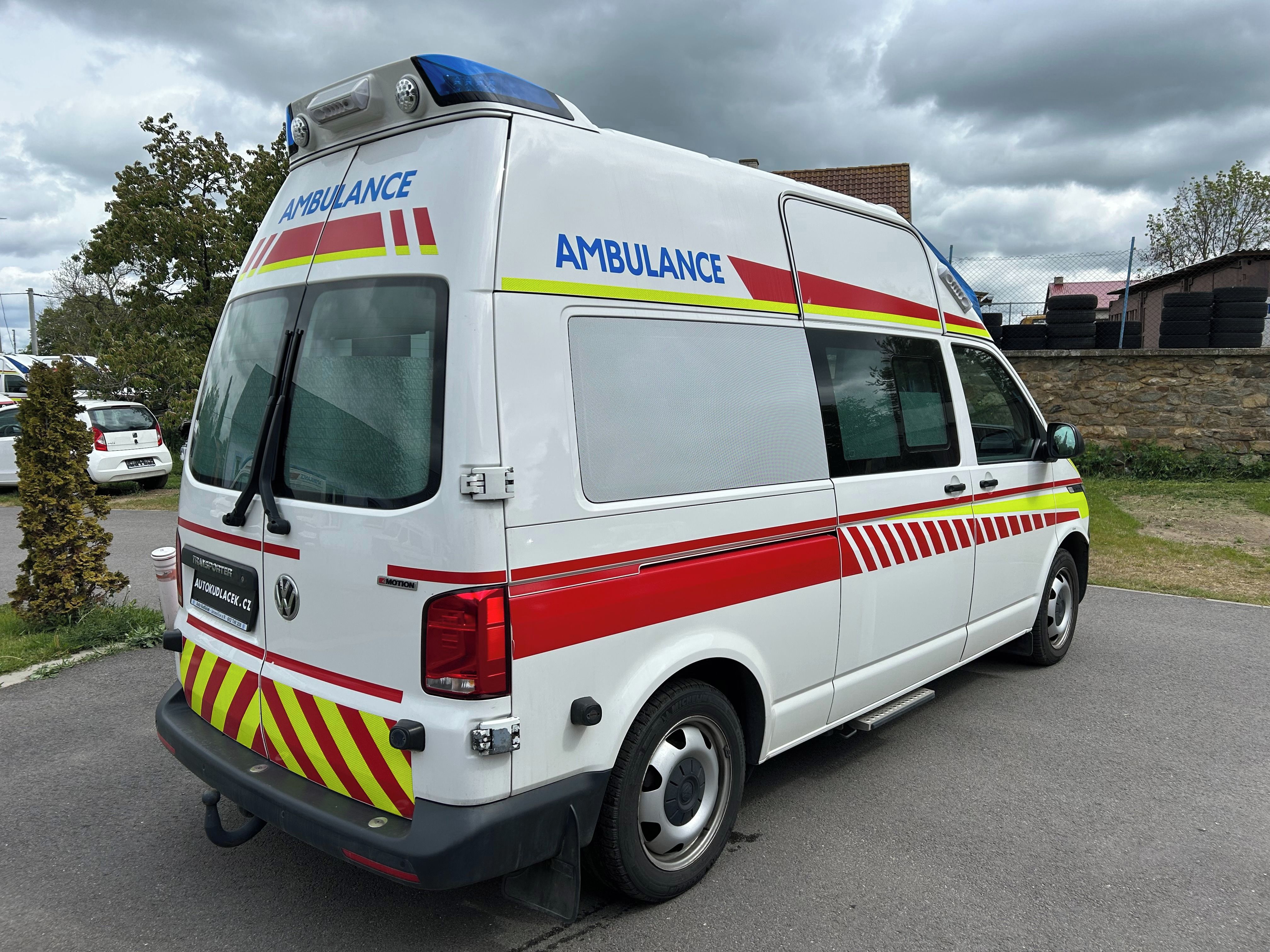 Volkswagen Transporter, T6.1 - 2.0 TDI Sanitní vůz 4x4 - fotka 3