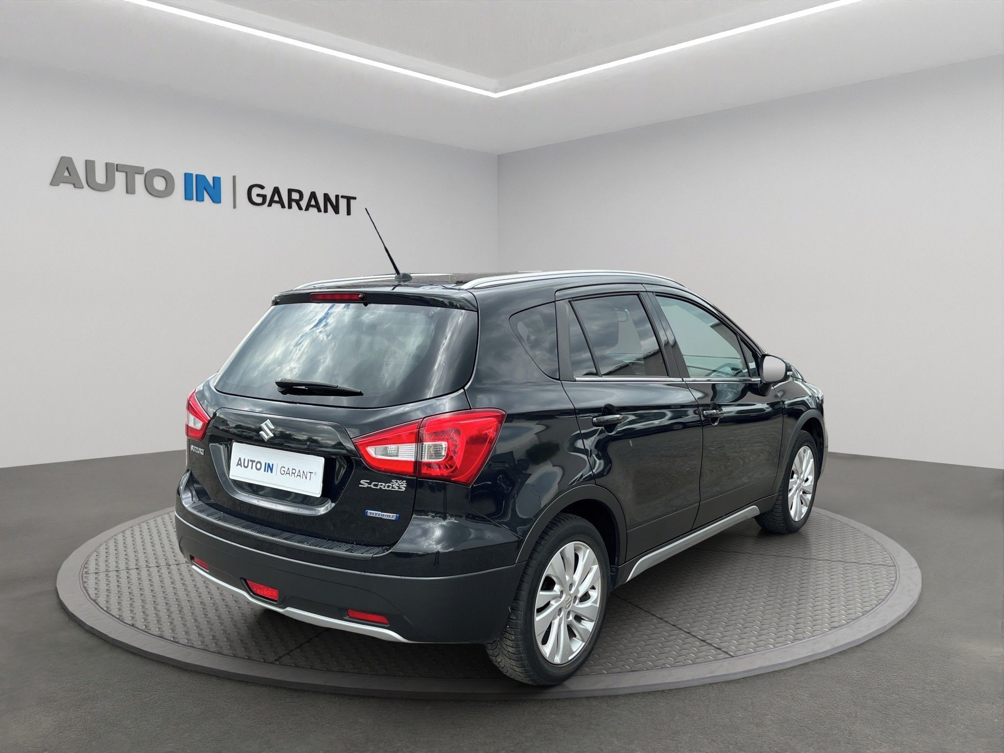 Suzuki SX4 S-Cross, 1.4 HEV 95kW 1MAJ Serv.kniha - fotka 5