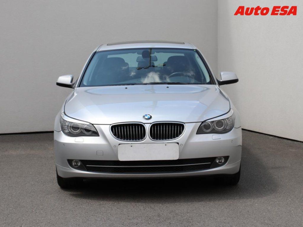 BMW Řada 5, 3.0 525i,navi - fotka 2