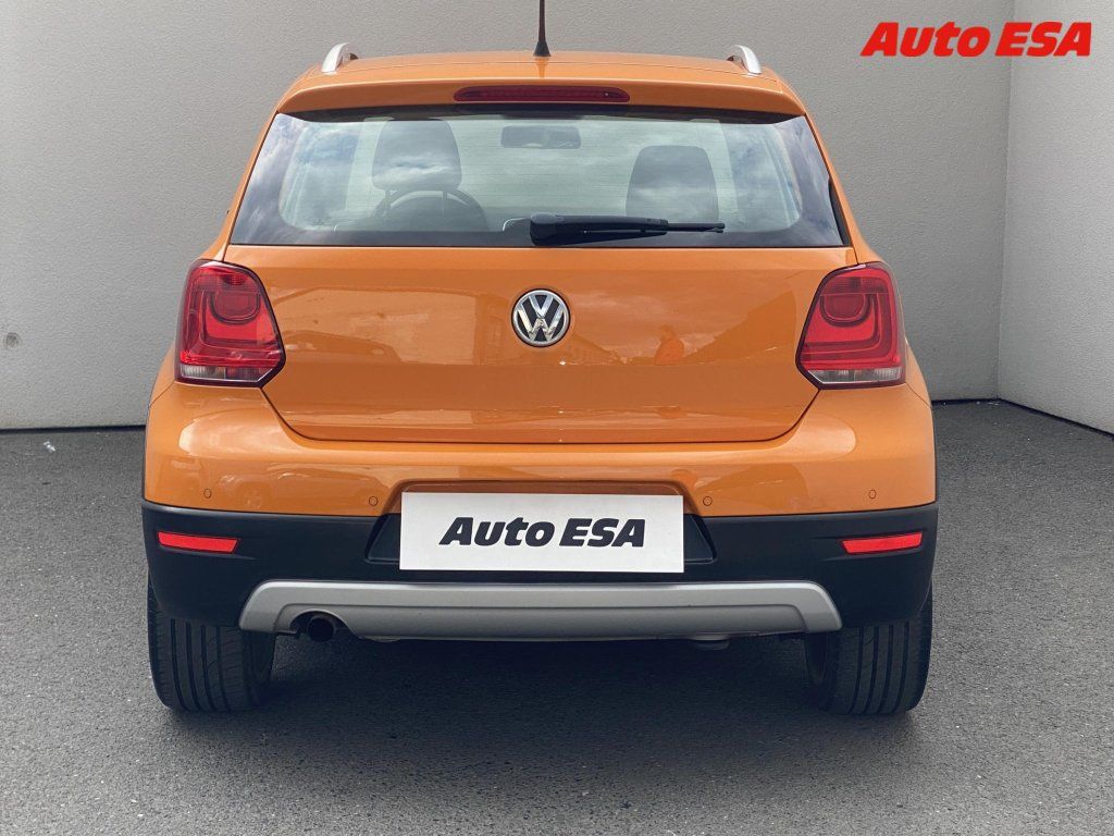 Volkswagen Polo, 1.2 TSi,CROSS,výhřev sed - fotka 5