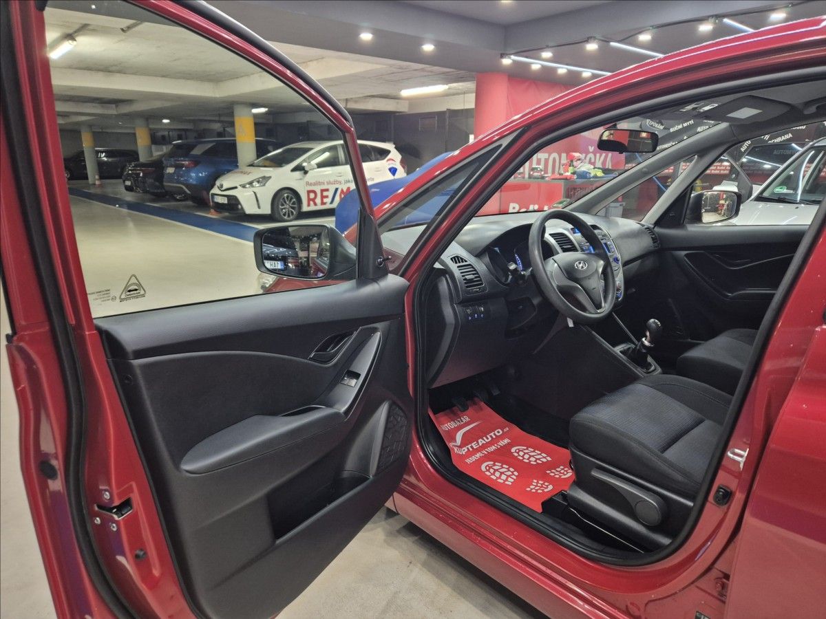 Hyundai ix20, 1,4 i  - Park senzory! - fotka 5