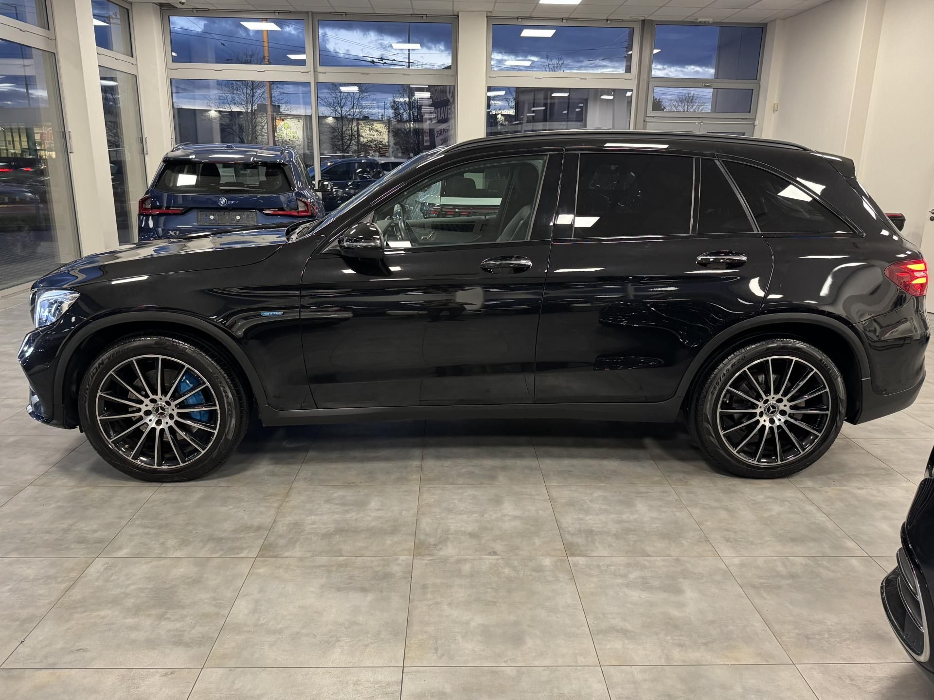 Mercedes-Benz GLC, 350e 4M AMG REZERVACE - fotka 4