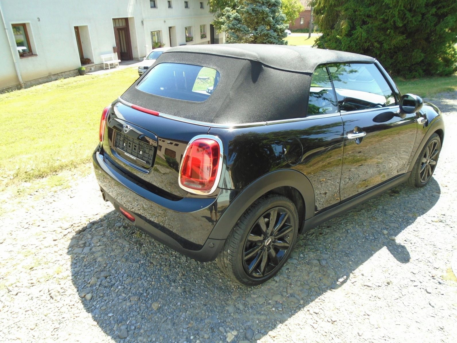 Mini Cooper, 1.5i,cabrio,100kw,48900km,navi - fotka 6