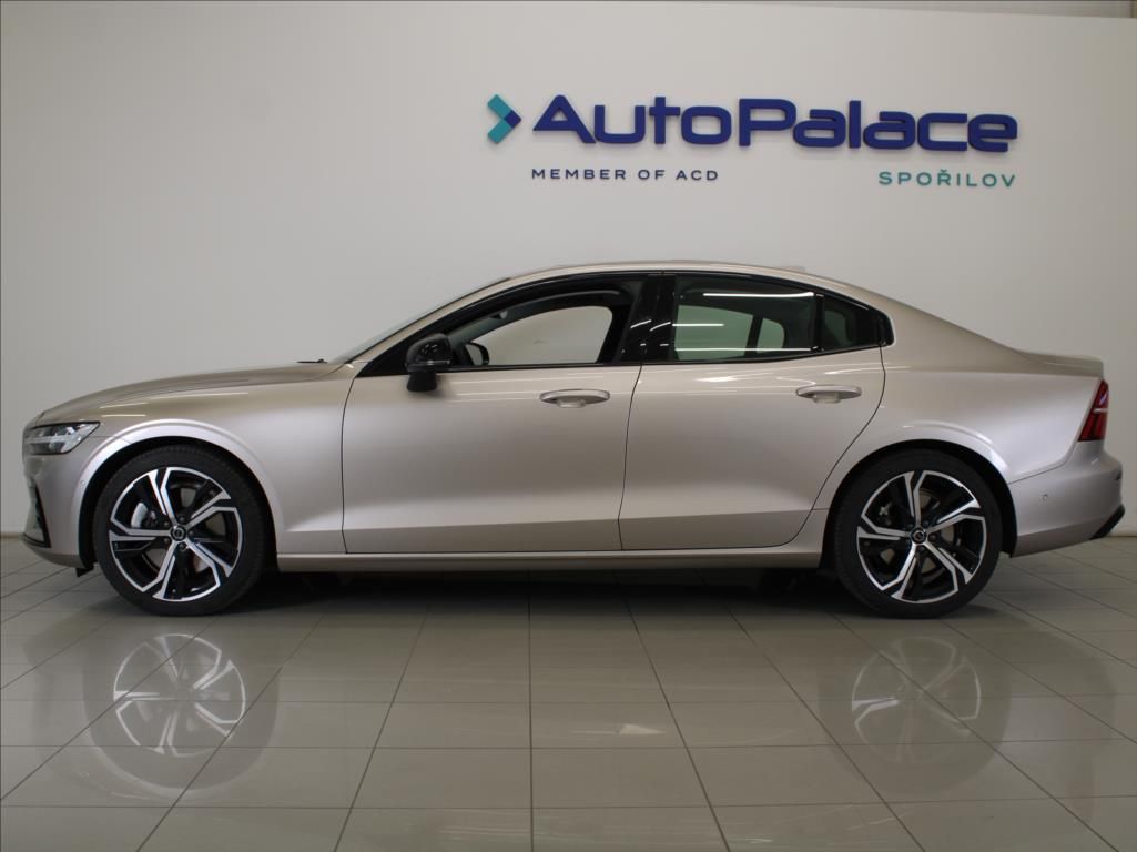 Volvo S60, 2,0 B5 AWD Ultimate Dark ČR - fotka 5