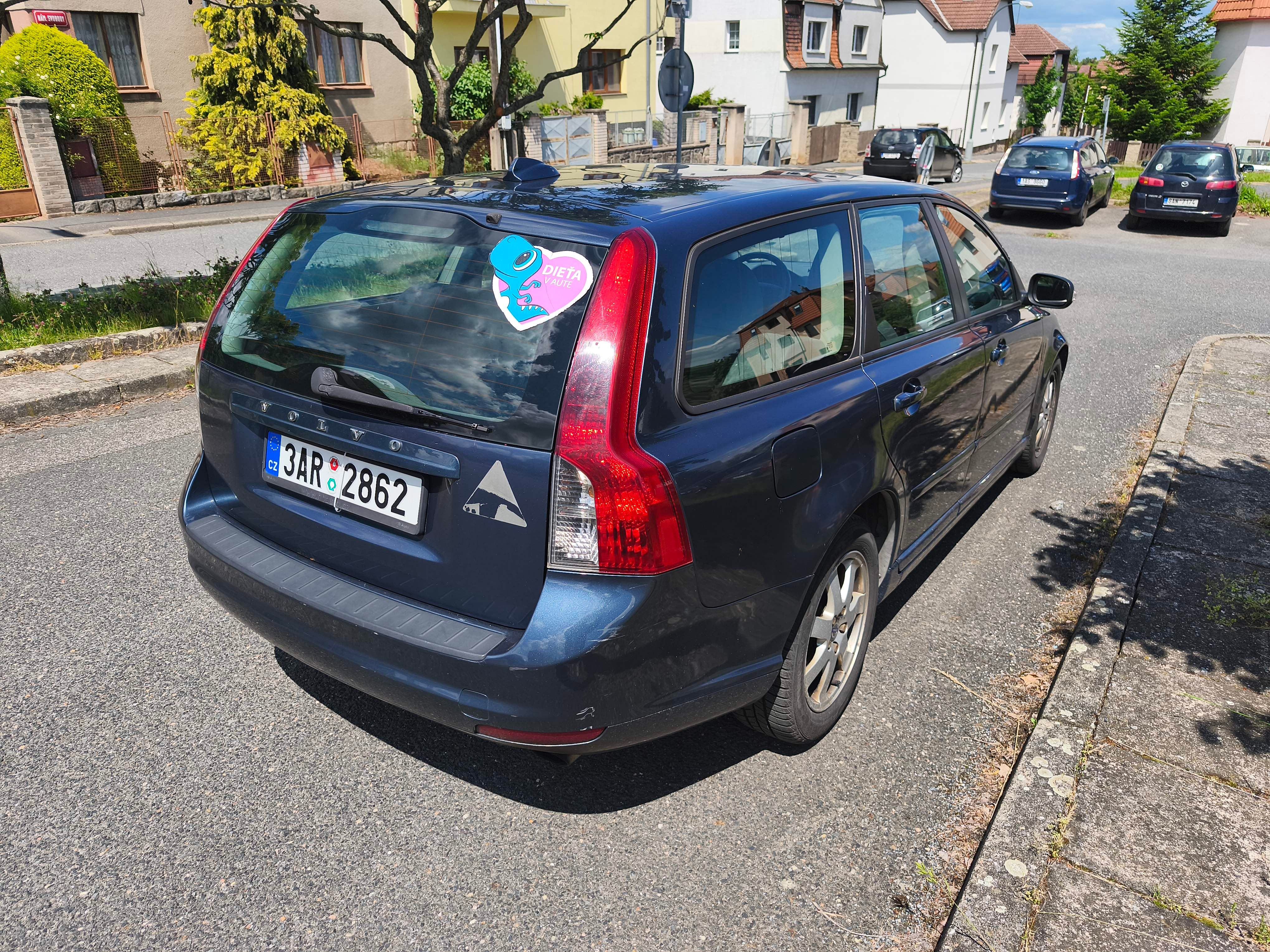 Volvo V50, 2.4 D5 Momentum - fotka 6