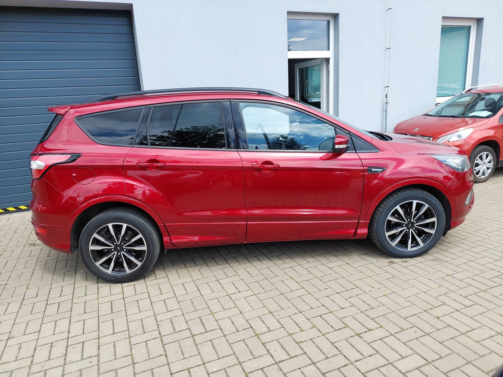 Ford Kuga, ST Line - fotka 4