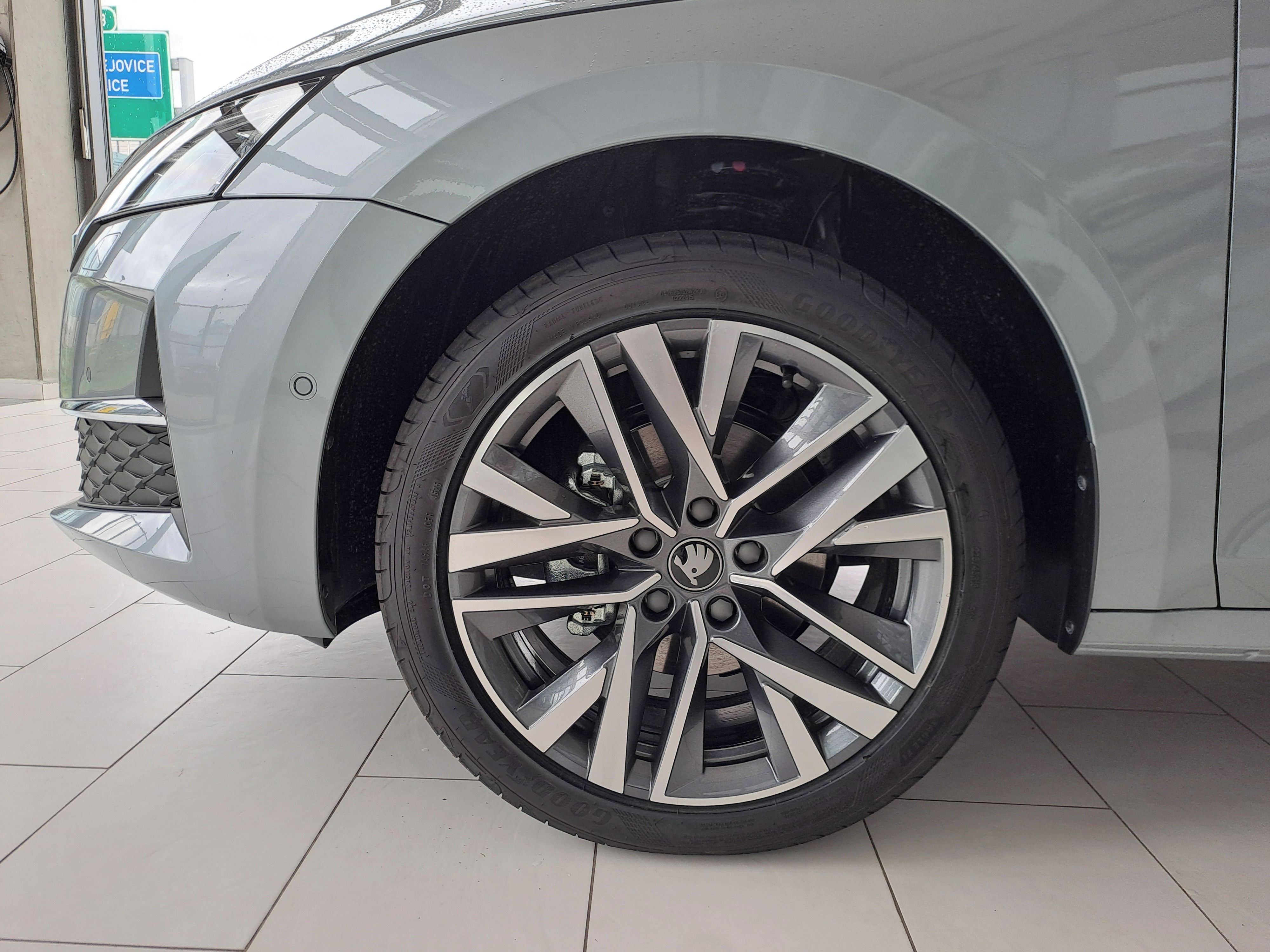Škoda Octavia, 2,0 TDI 110 kW Excl. Selection - fotka 4