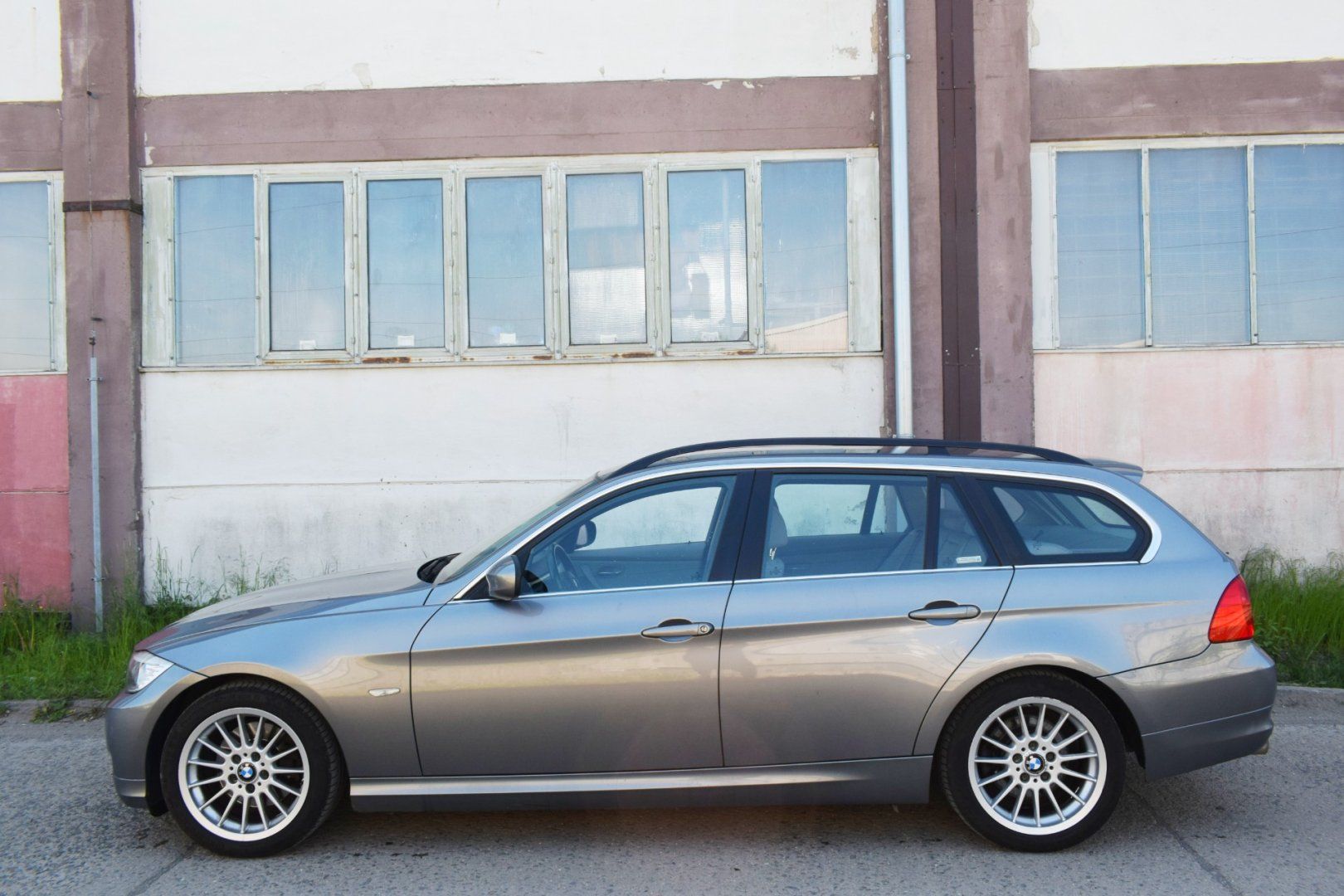 BMW Řada 3, 320i E91 125KW 2009/MANUÁL/ - fotka 3