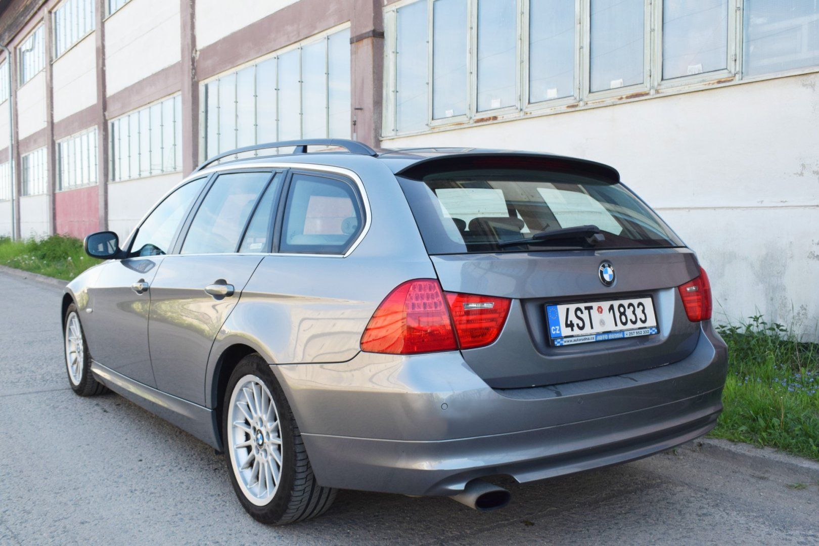 BMW Řada 3, 320i E91 125KW 2009/MANUÁL/ - fotka 4