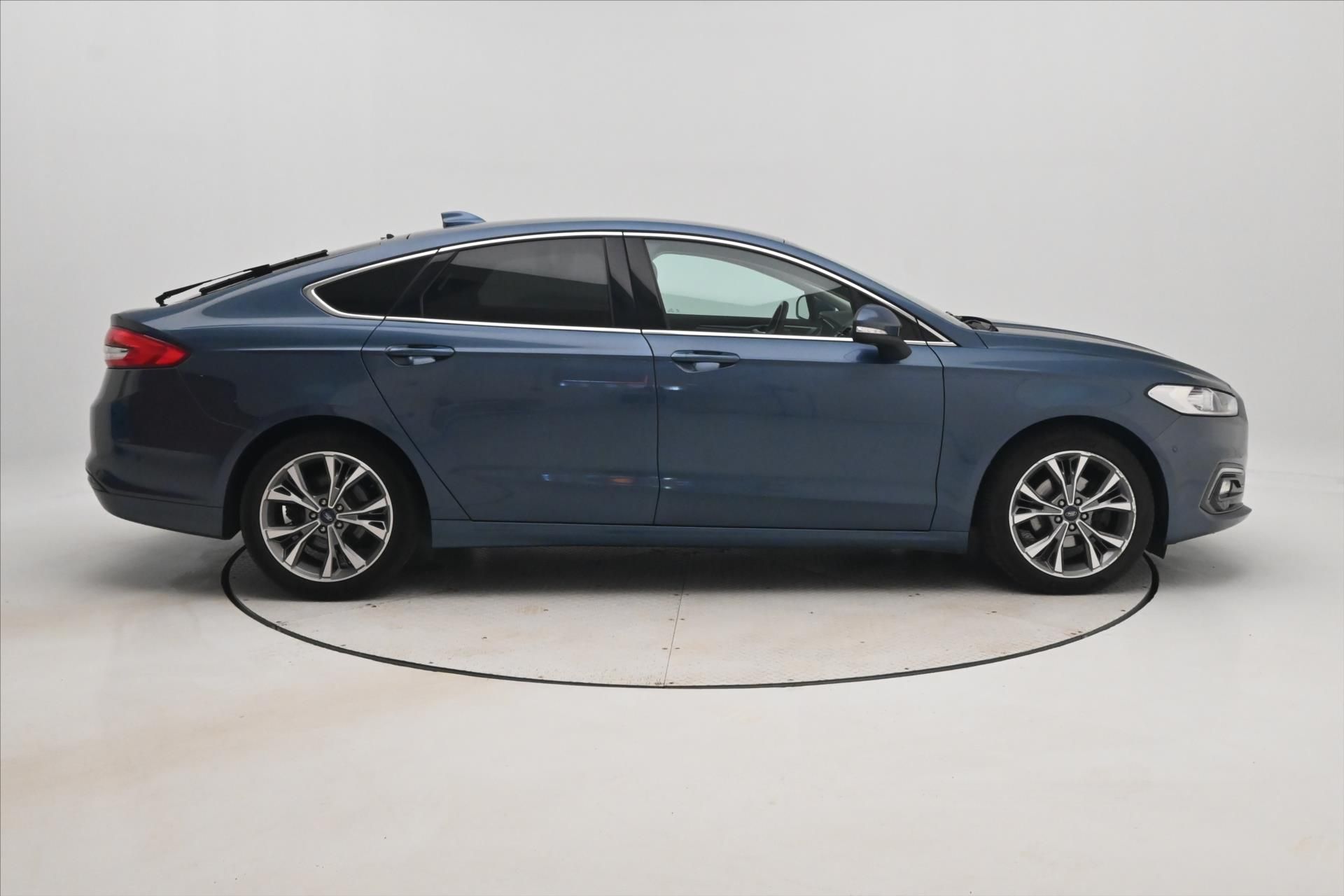 Ford Mondeo, 2,0 EcoBlue 110 kW AT8 Titaniu - fotka 4