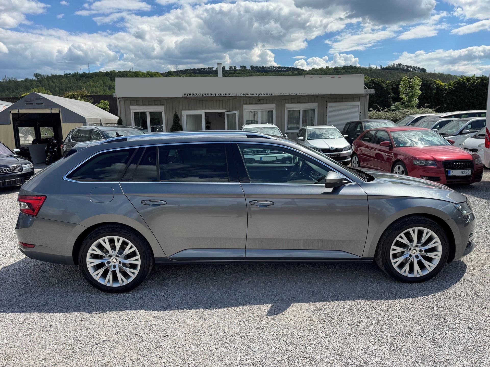 Škoda Superb, 2.0 TDi DSG ALU-18 MATRIX LED - fotka 4