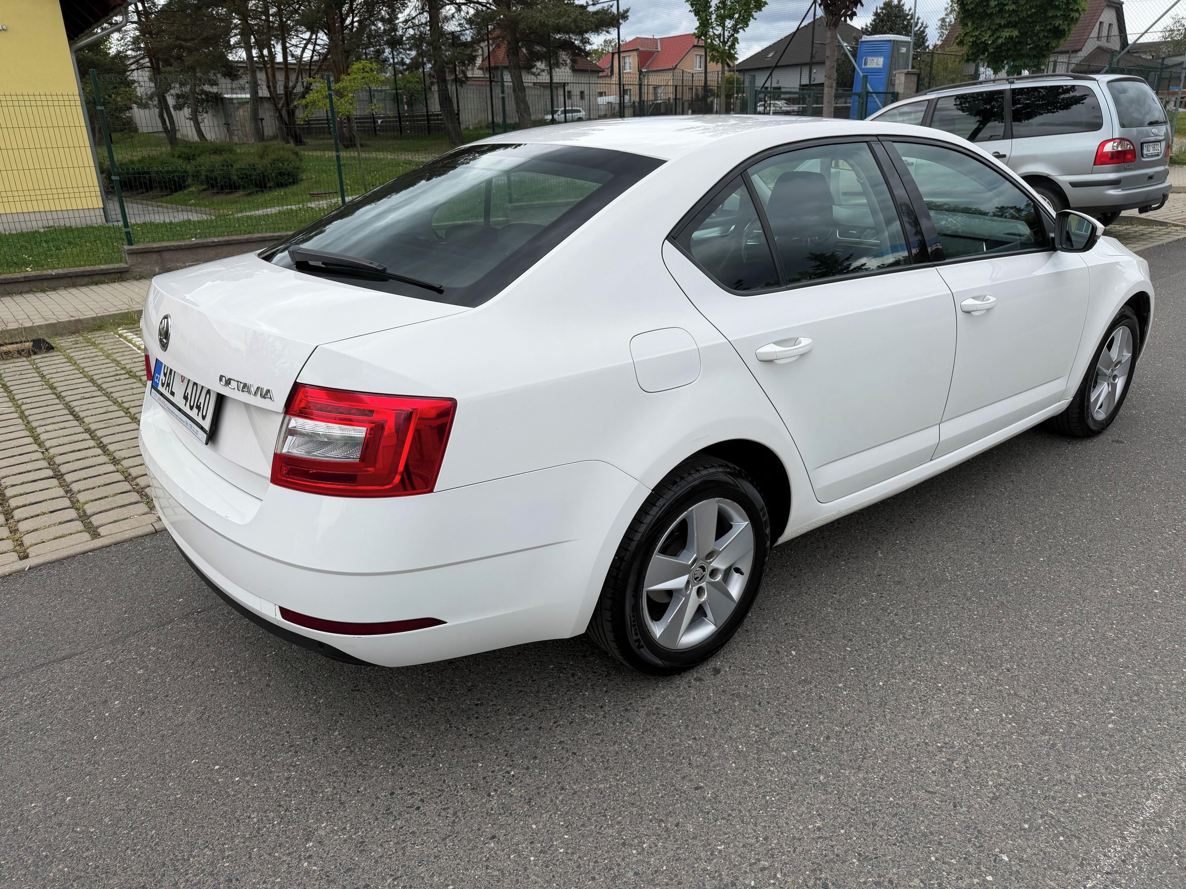 Škoda Octavia, 1.6 TDI, 85 KW, KOUPENO V ČR - fotka 4