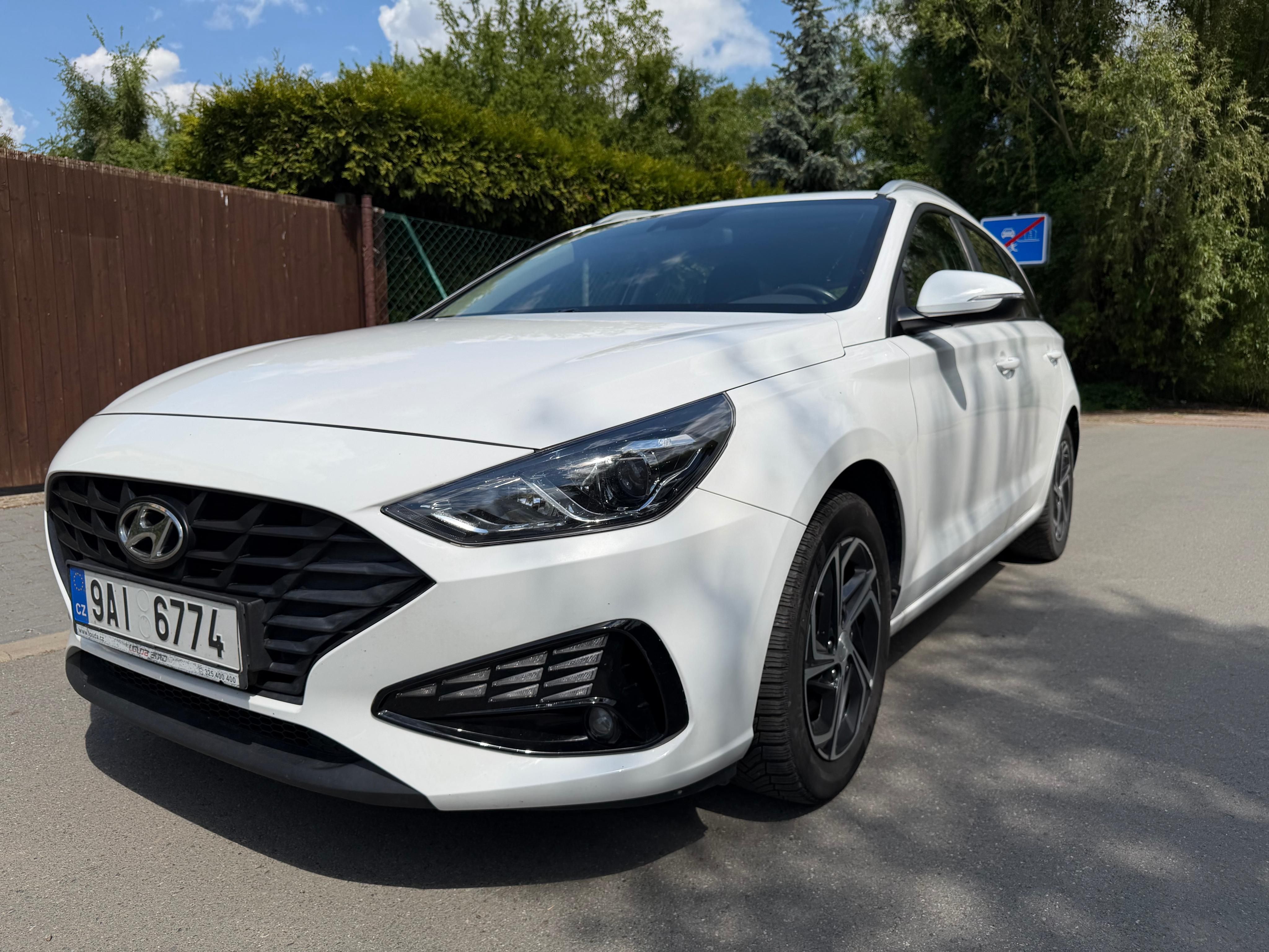 Hyundai i30, 1.5 benzin, původ ČR, serviska - fotka 2