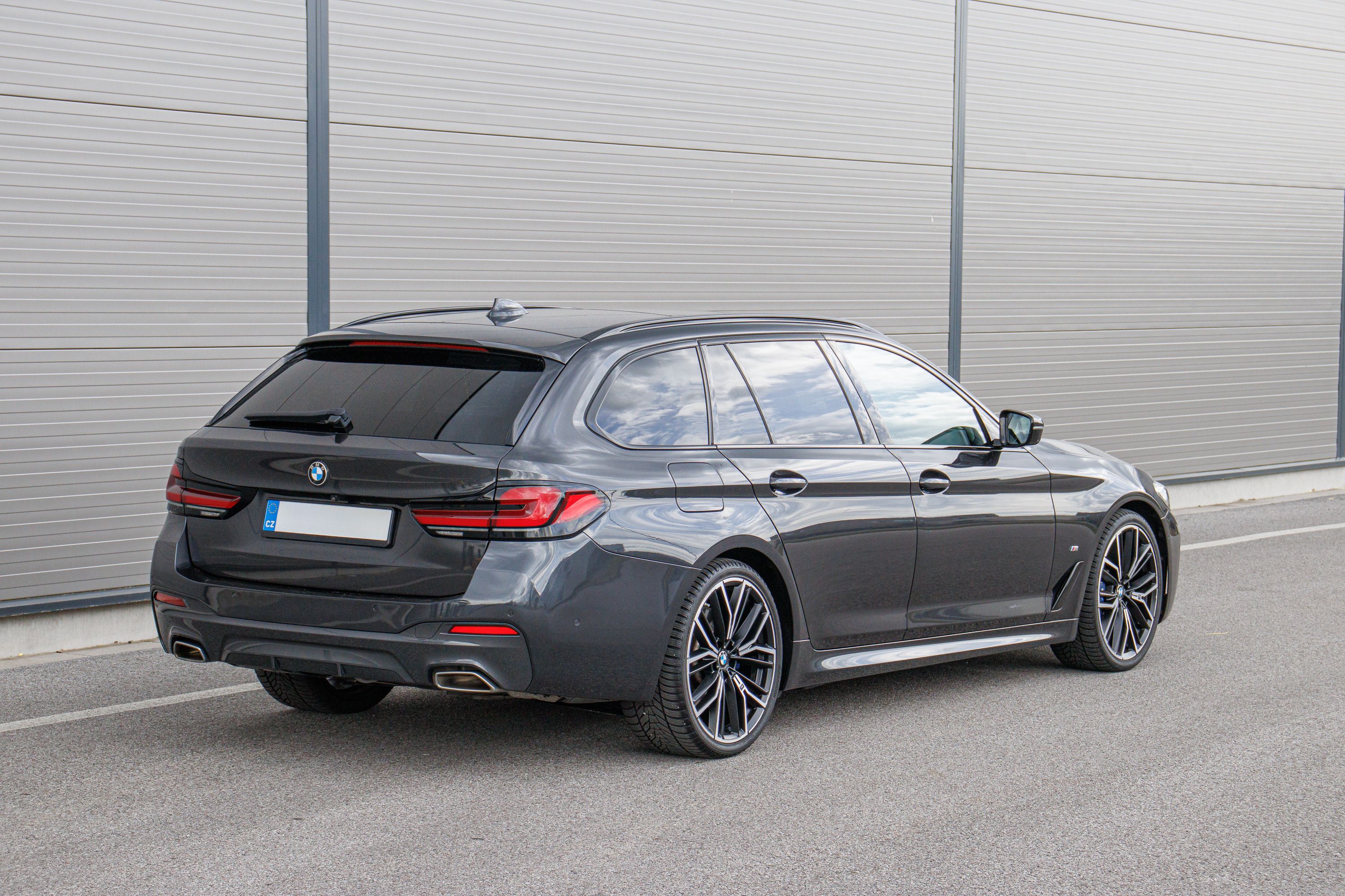 BMW Řada 5, 540i xDrive M-PAKET TOP VÝBAVA - fotka 3