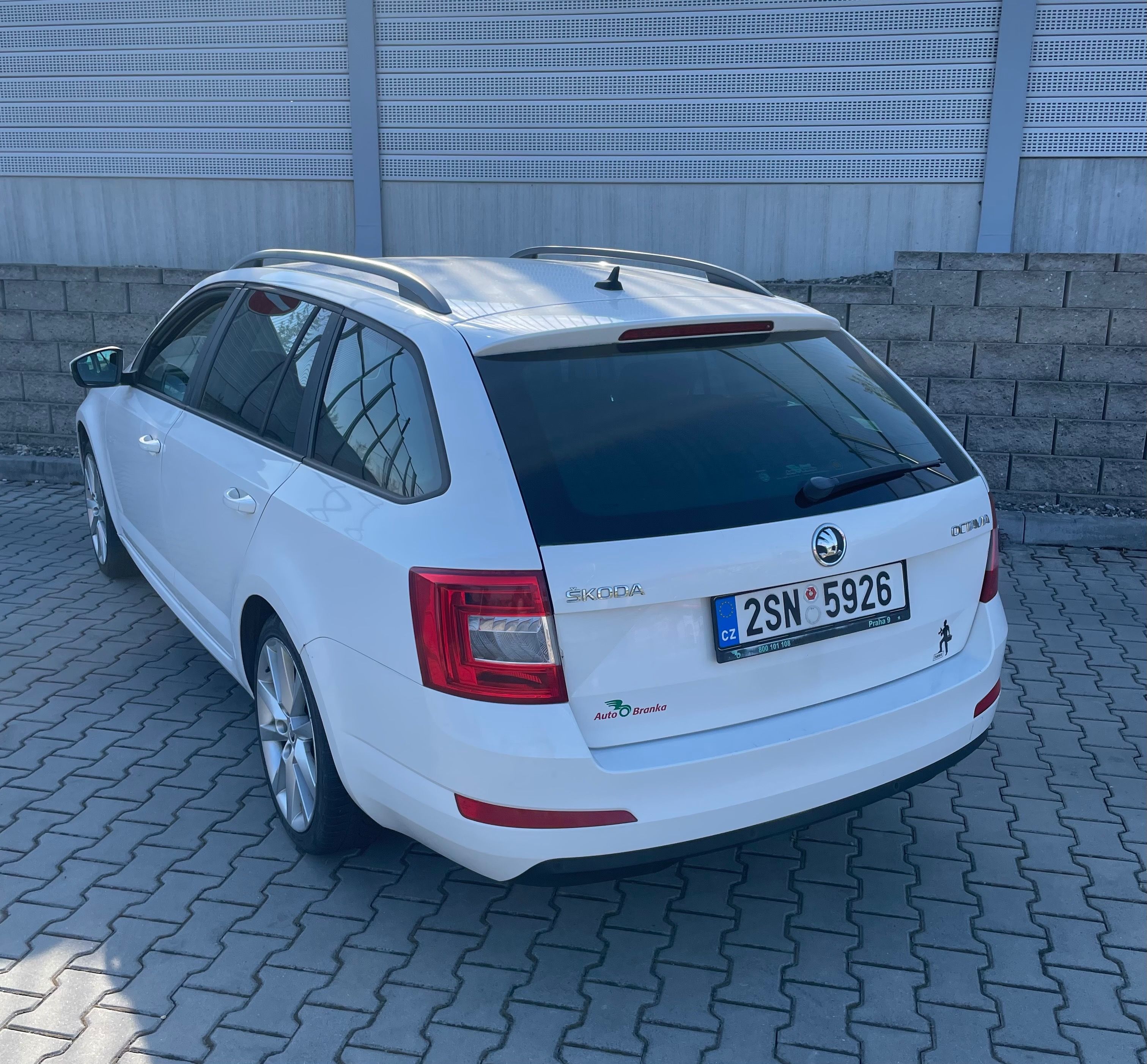 Škoda Octavia, 1,8i, CZ, 1maj. plná serv.hist - fotka 4