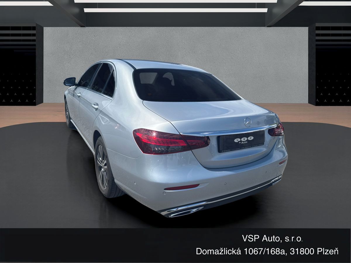 Mercedes-Benz Třídy E, AVANTGARDE 220d 4MATIC - fotka 3