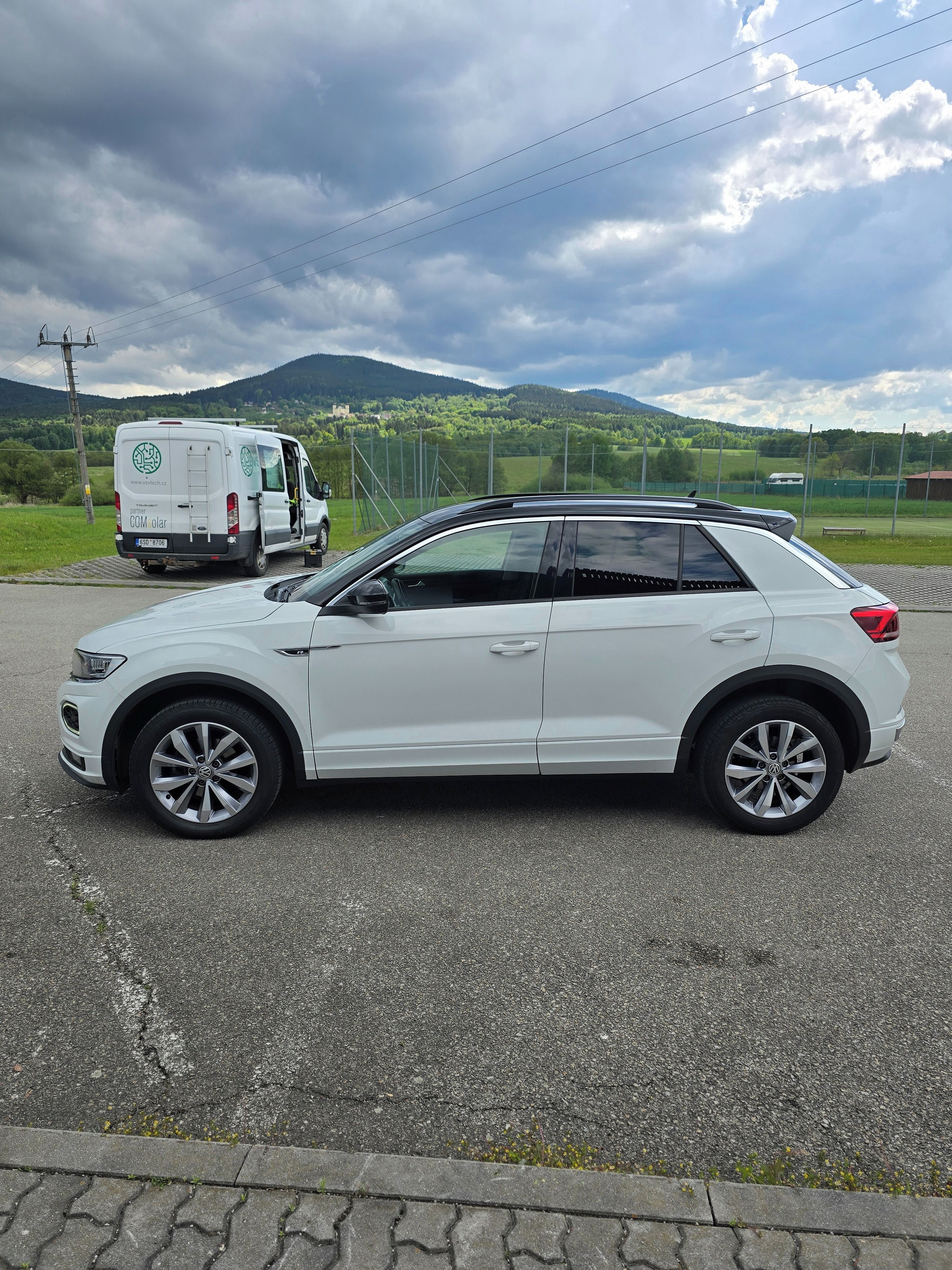 Volkswagen T-Roc, 1.0 TSI R-LINE 70tkm NAVI - fotka 4