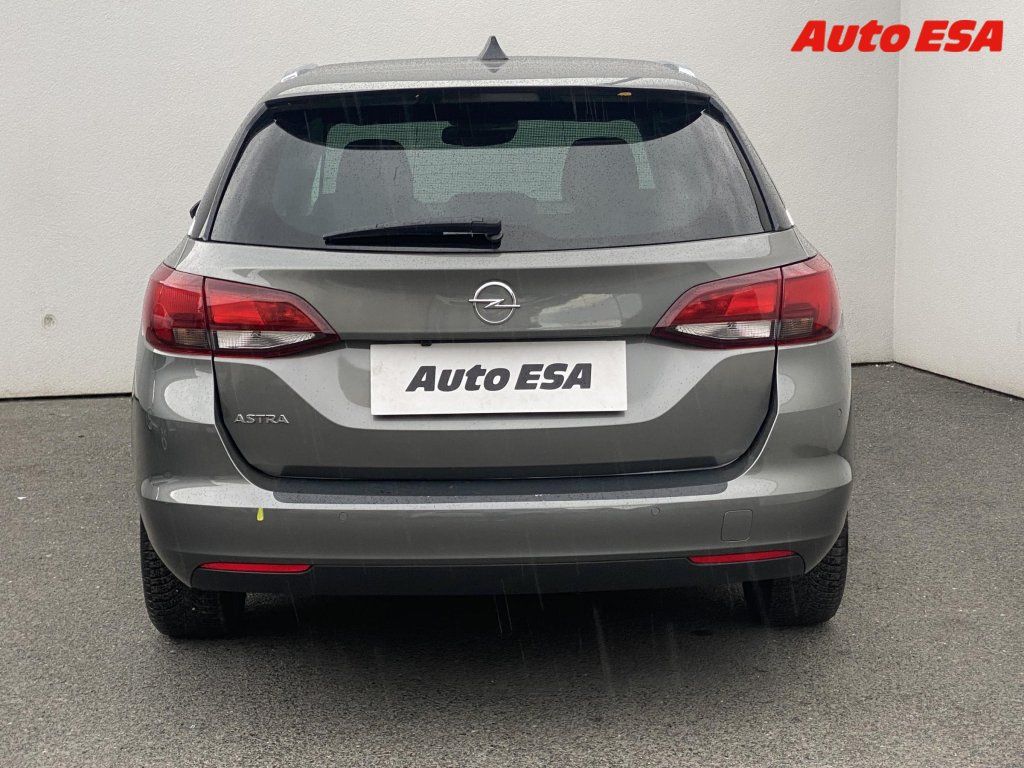 Opel Astra, 1.2 SportTourer,Sport - fotka 5