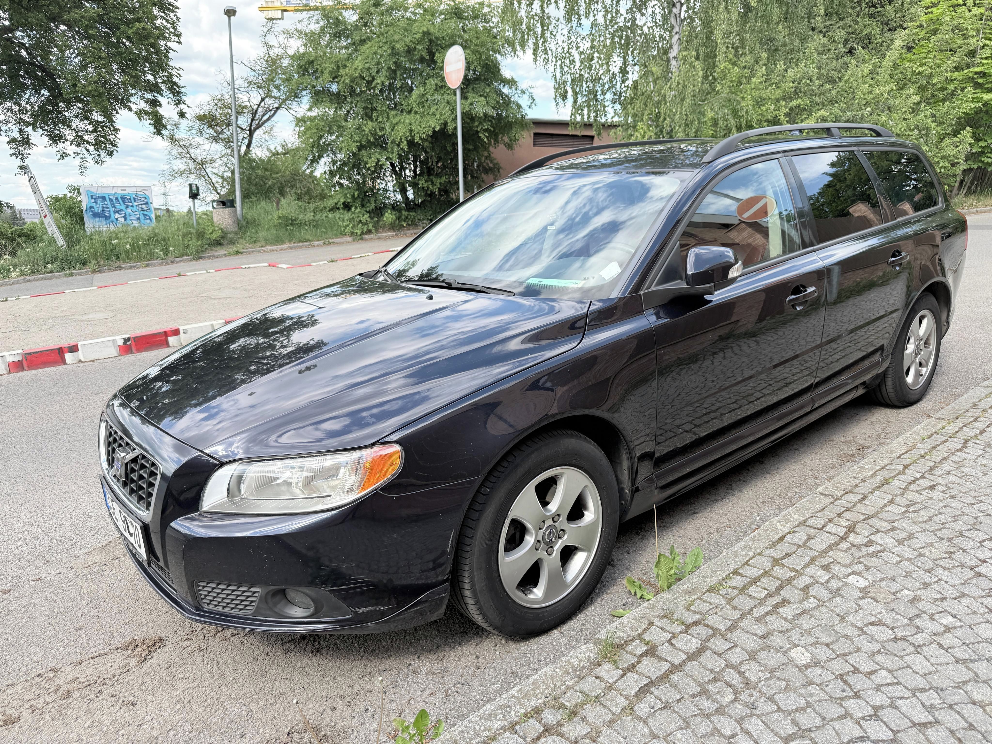 Volvo V70, červená kůže, 2008 - fotka 4