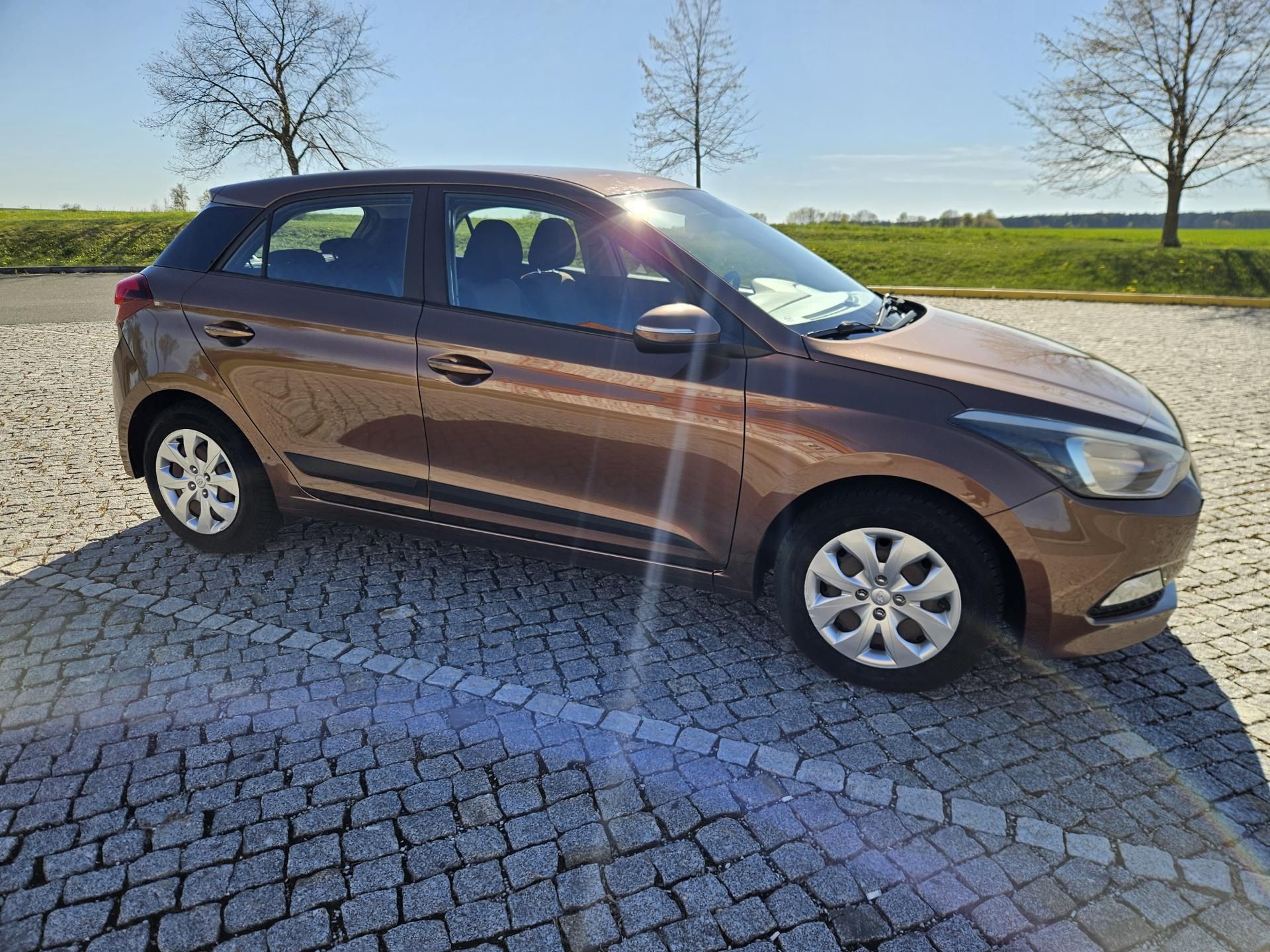 Hyundai i20, HEZKÝ STAV, SPLÁTKY - fotka 5