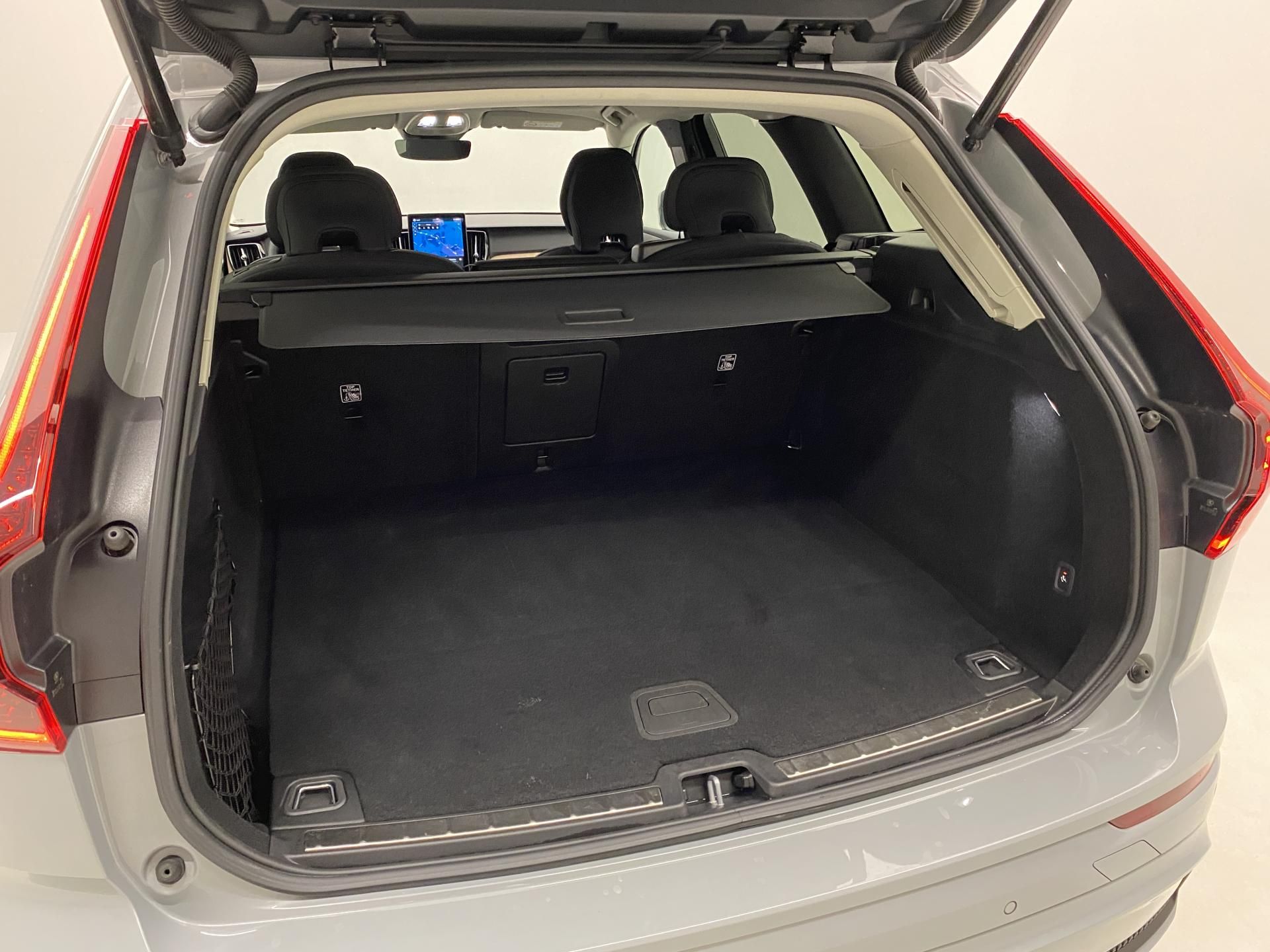 Volvo XC60, T6 AWD RECHARGE DARK PLUS CZ - fotka 6