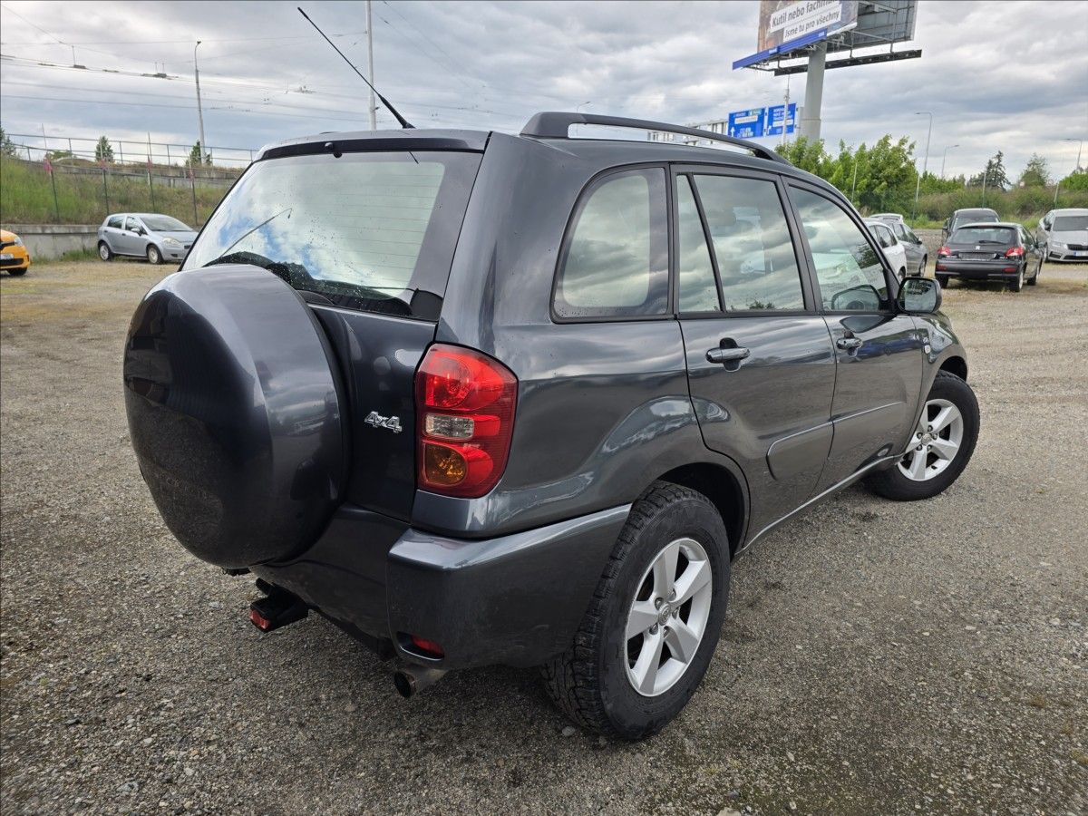 Toyota Rav4, 2,0 D-4D  nové rozvody , Stk - fotka 5