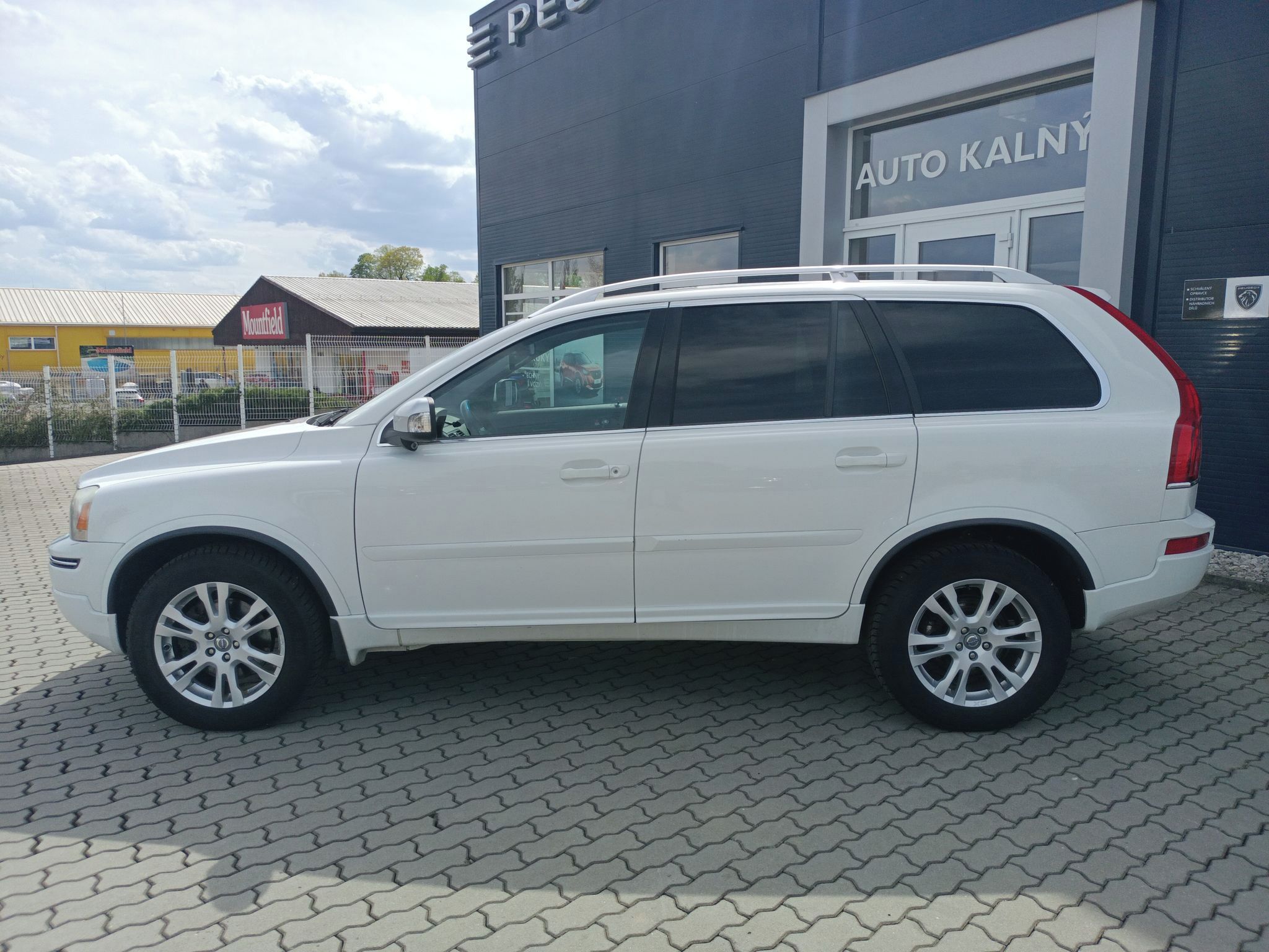 Volvo XC90, D5 AWD 2,4 147kW, 7 míst - fotka 3