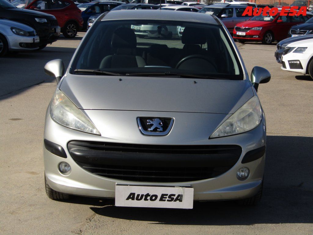 Peugeot 207, 1.4i,ČR,AC,zmk.řazení - fotka 2