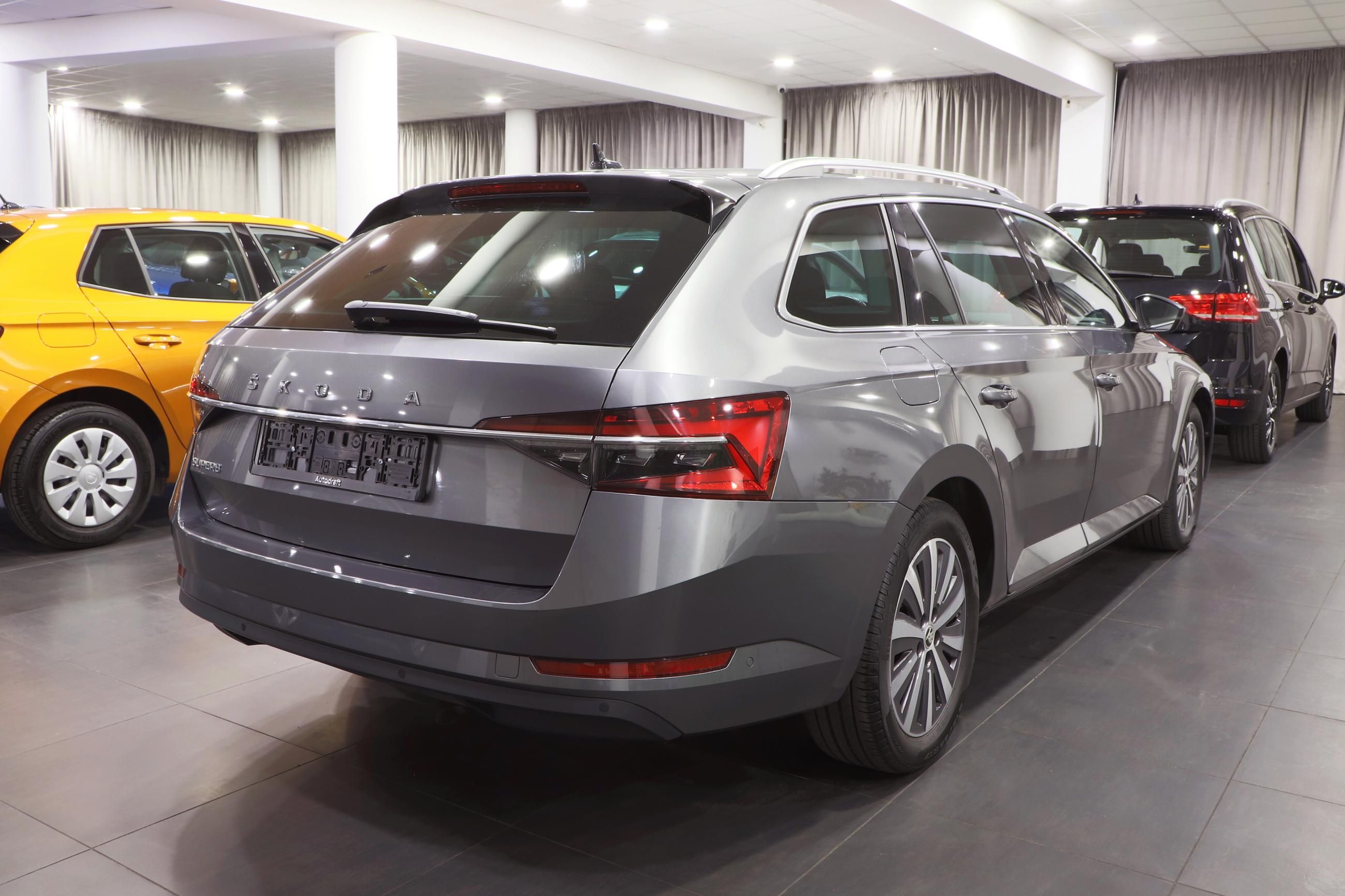 Škoda Superb, 2.0 TDI 147kW DSG Style - fotka 3