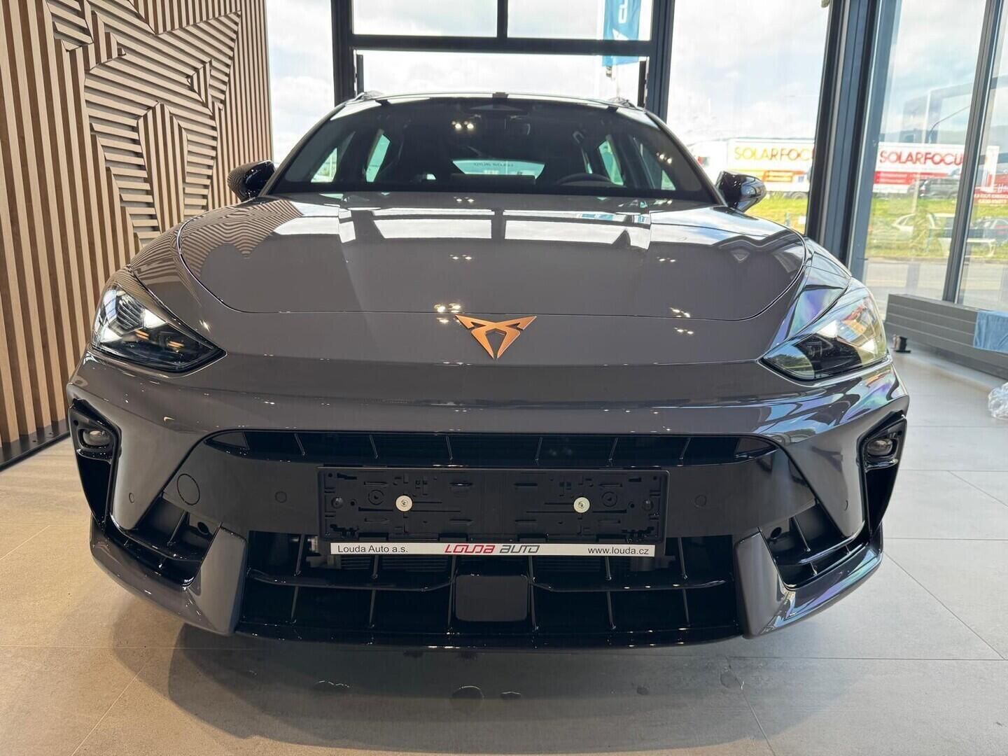Cupra Leon, SP 2.0 TSI 4WD 150 kW - fotka 2