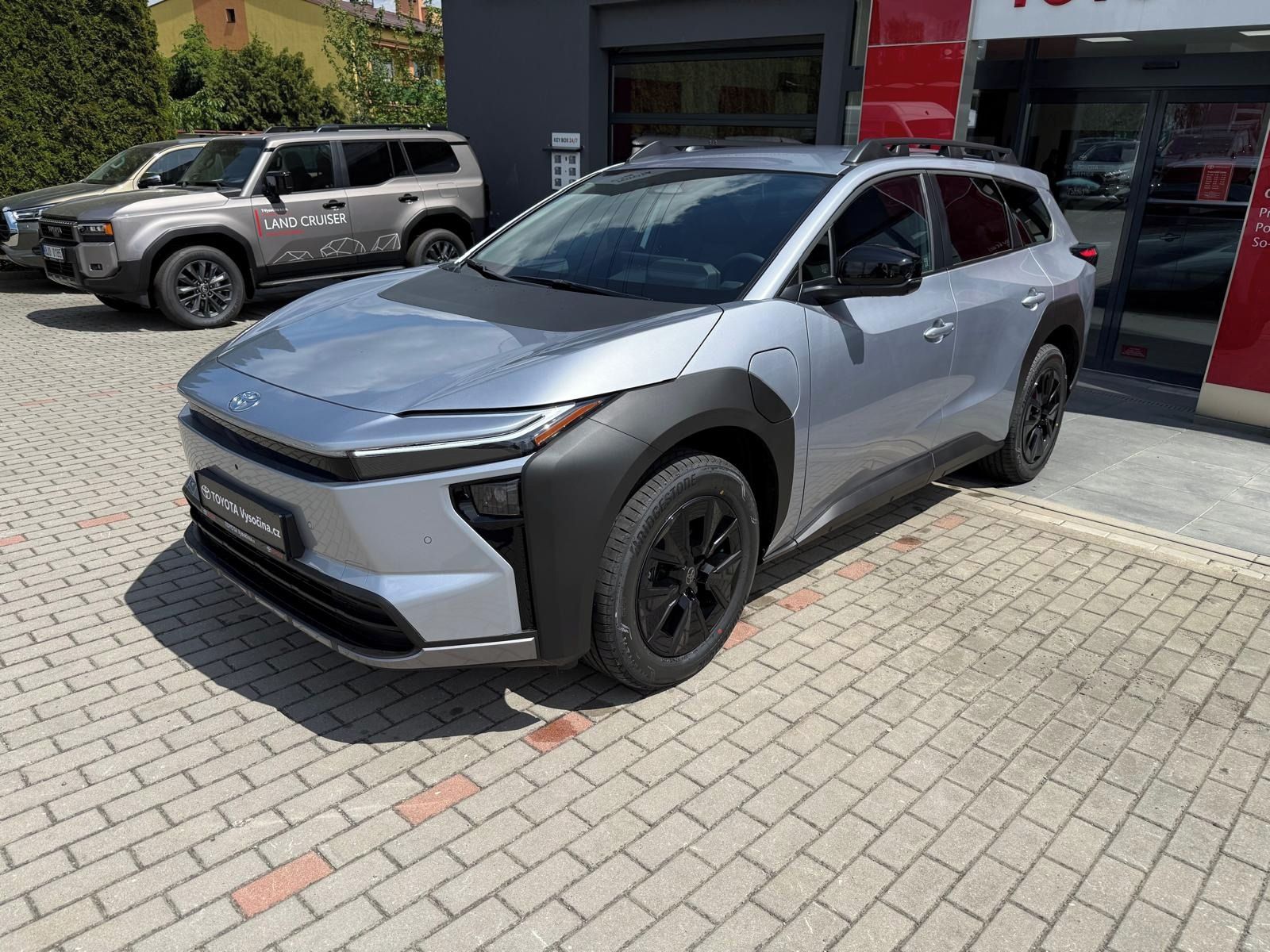 Toyota Bz4x Touring, Style 4x4 380PS 74,7kWh - fotka 2