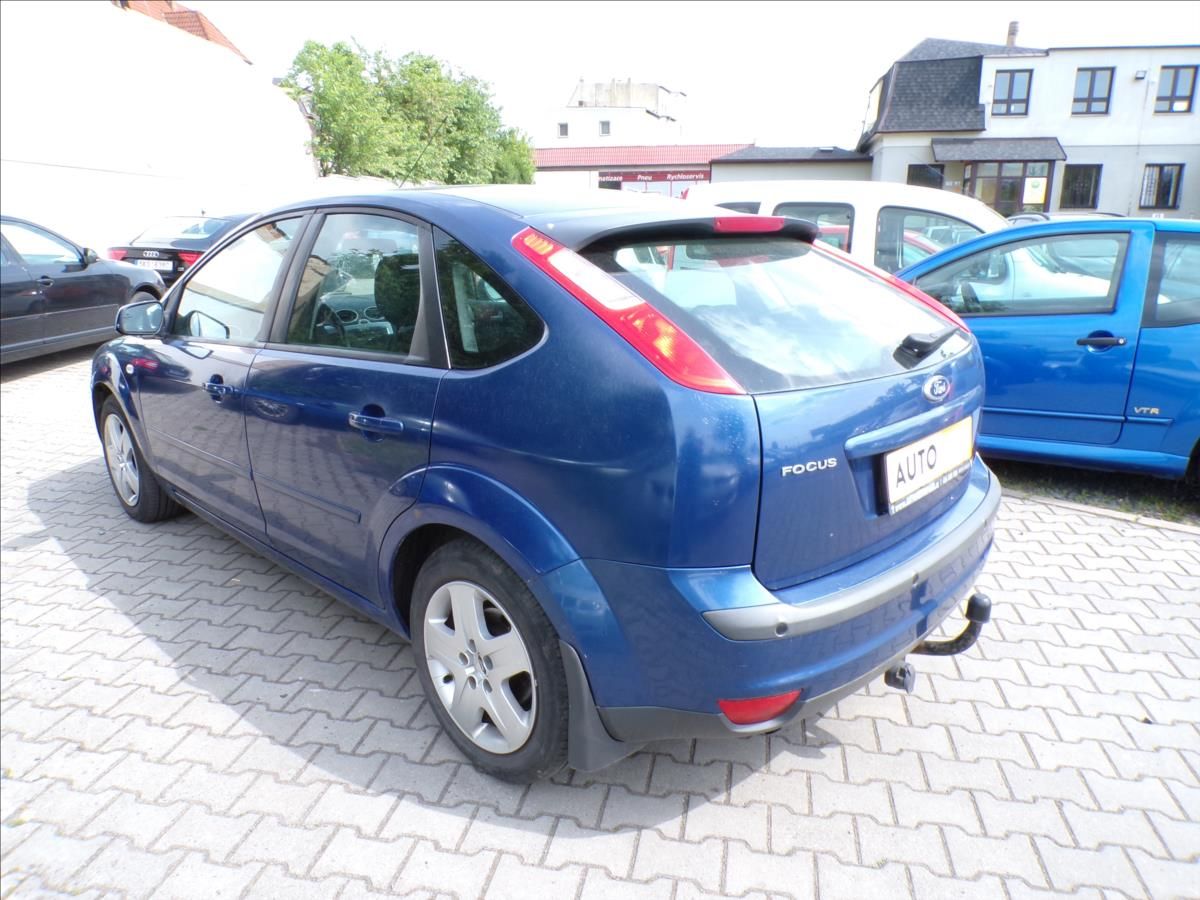 Ford Focus, 1,6 16V  TAŽNÉ ZAŘÍZENÍ - fotka 4