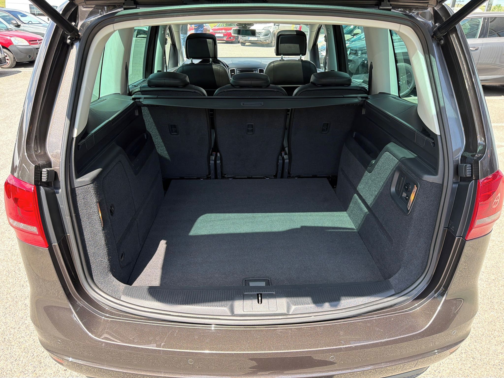 Volkswagen Sharan, 2.0 130 kW DSG ZÁRUKA SERVIS - fotka 6
