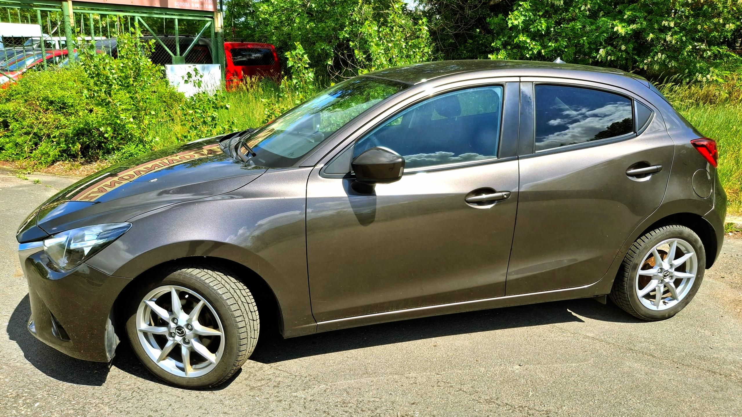 Mazda 2, 1.5 benzin 66 kw max. výbava - fotka 4