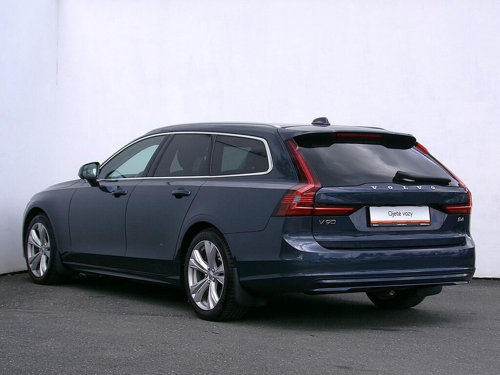 Volvo V90, Inscripction 2.0 B5 145 kW - fotka 6