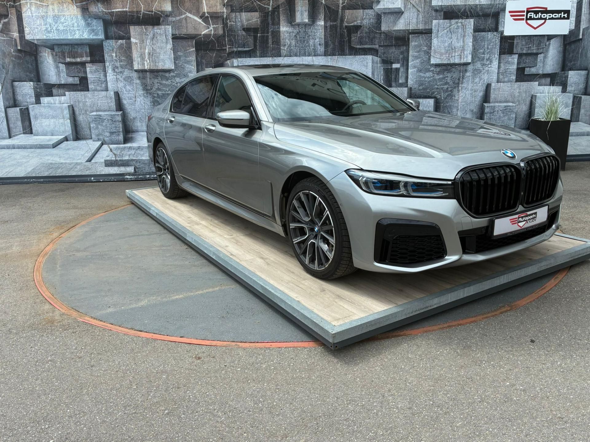 BMW Řada 7, 740i, 239KW, LONG, SOFT