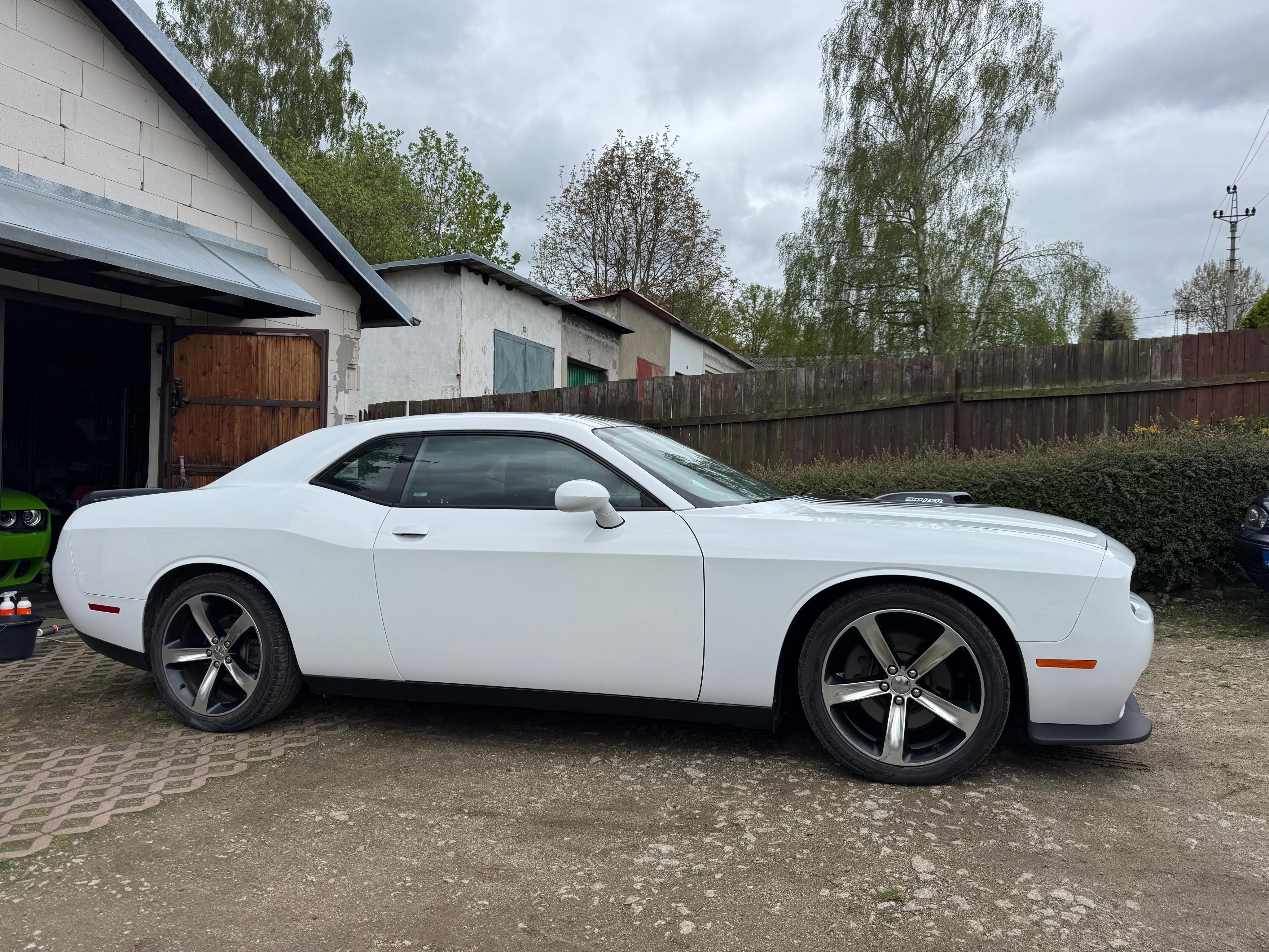 Dodge Challenger, Dodge Challenger 5.7 V8 Shaker - fotka 5