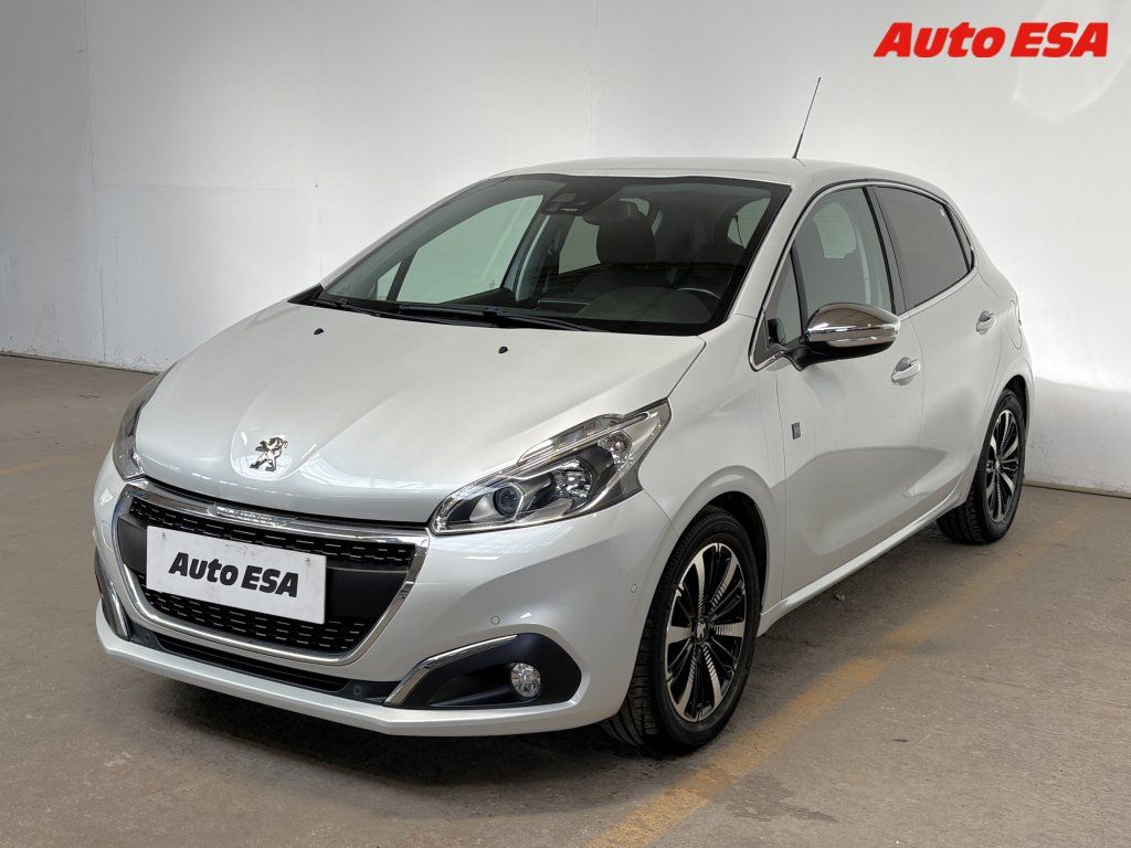 Peugeot 208, 1.2 - fotka 3