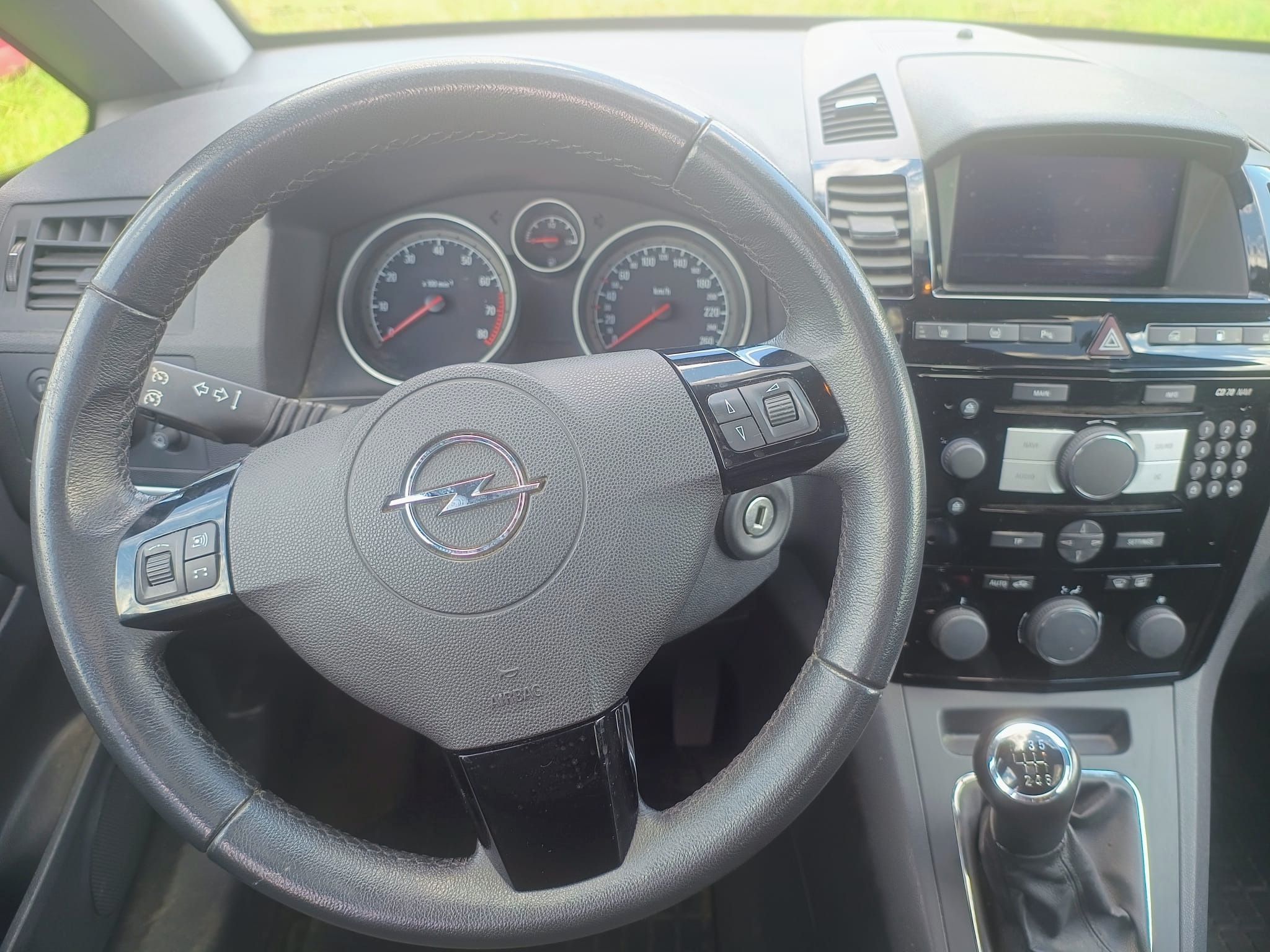 Opel Zafira, 1.6 CNG,110 kW, 7míst, tažné - fotka 5